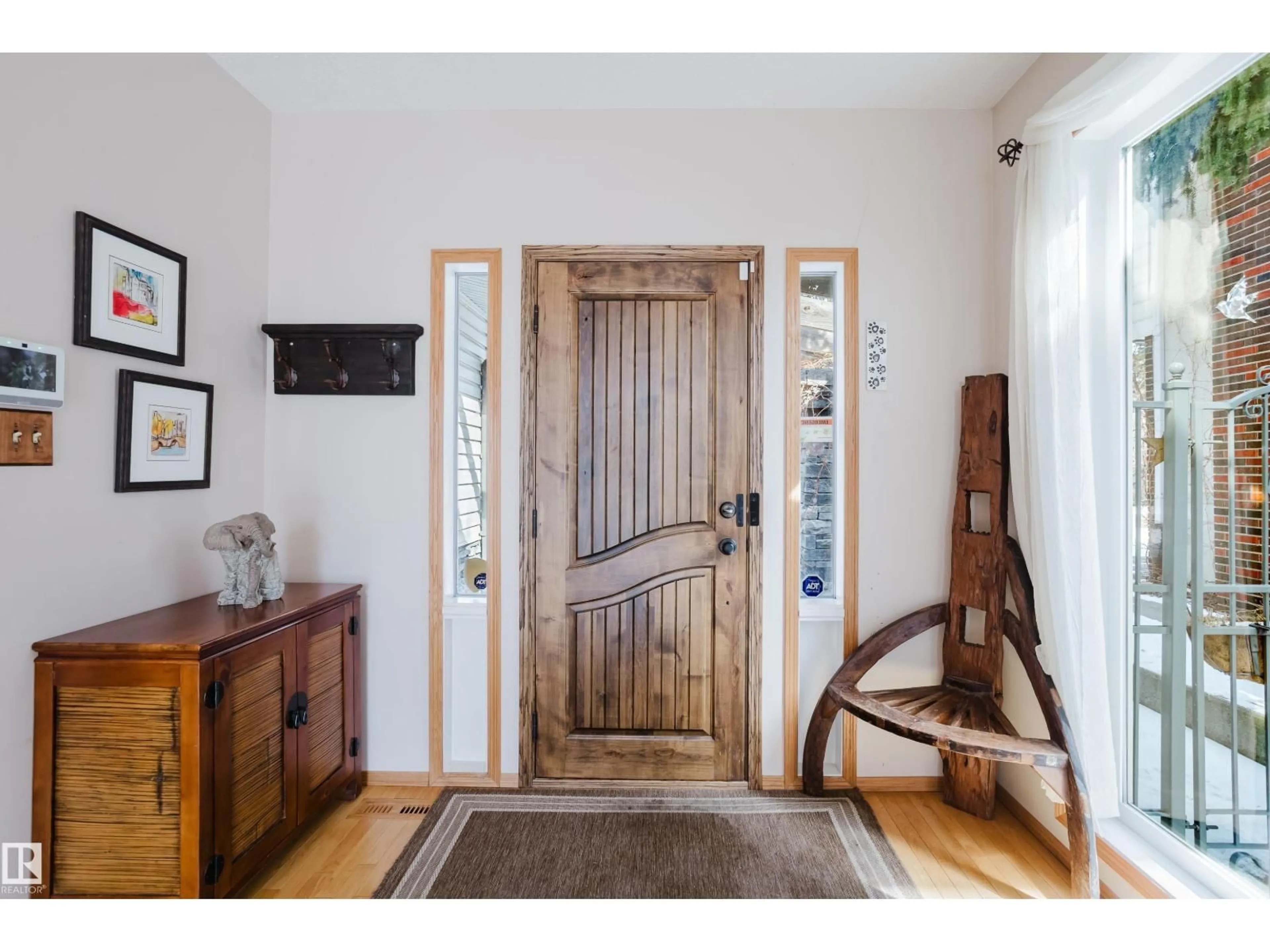 Indoor entryway for E NW - 4212 ASPEN DR, Edmonton Alberta T6J2A9