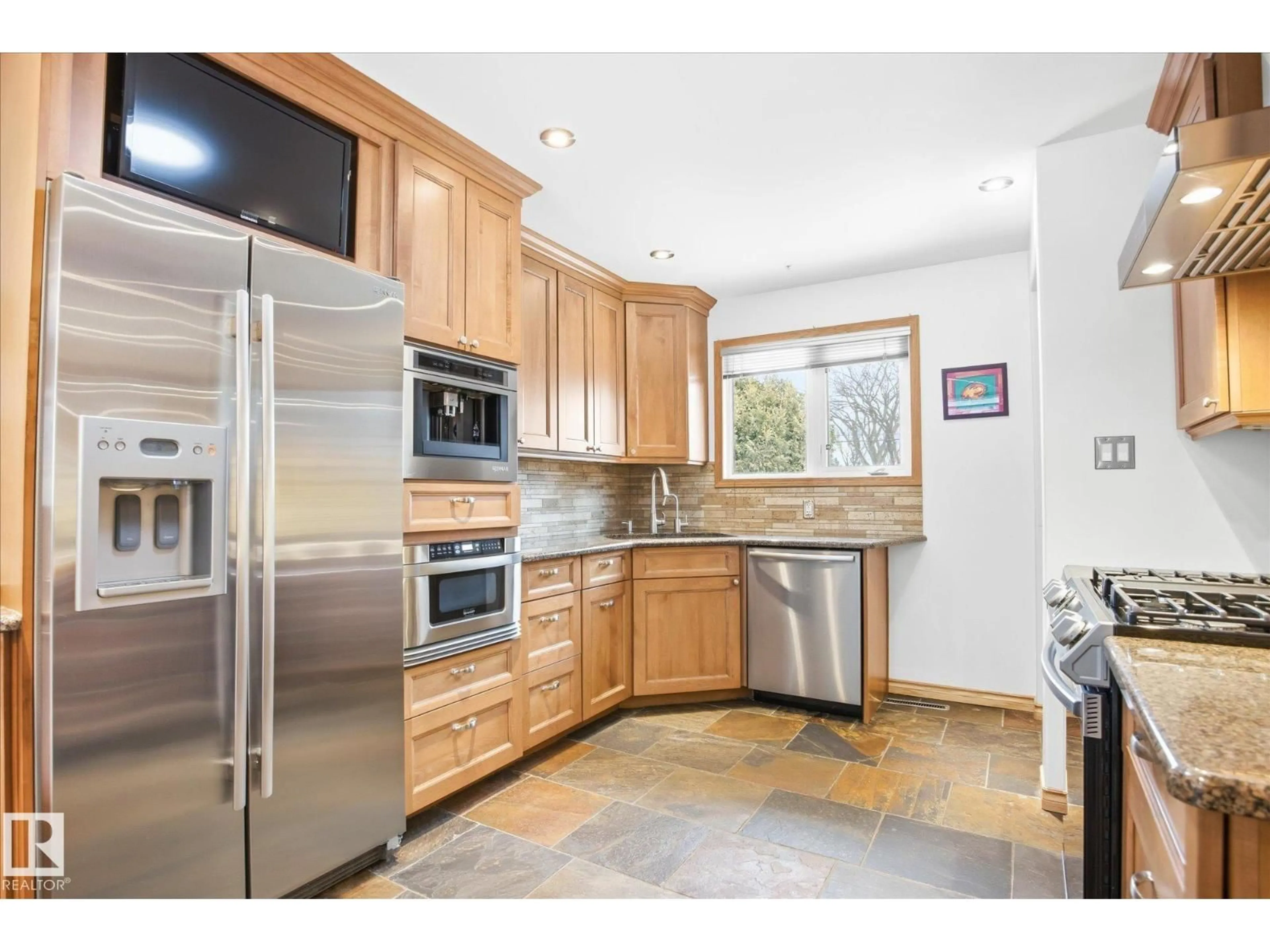 Unknown for 10222 73 ST, Edmonton Alberta T6A2X1