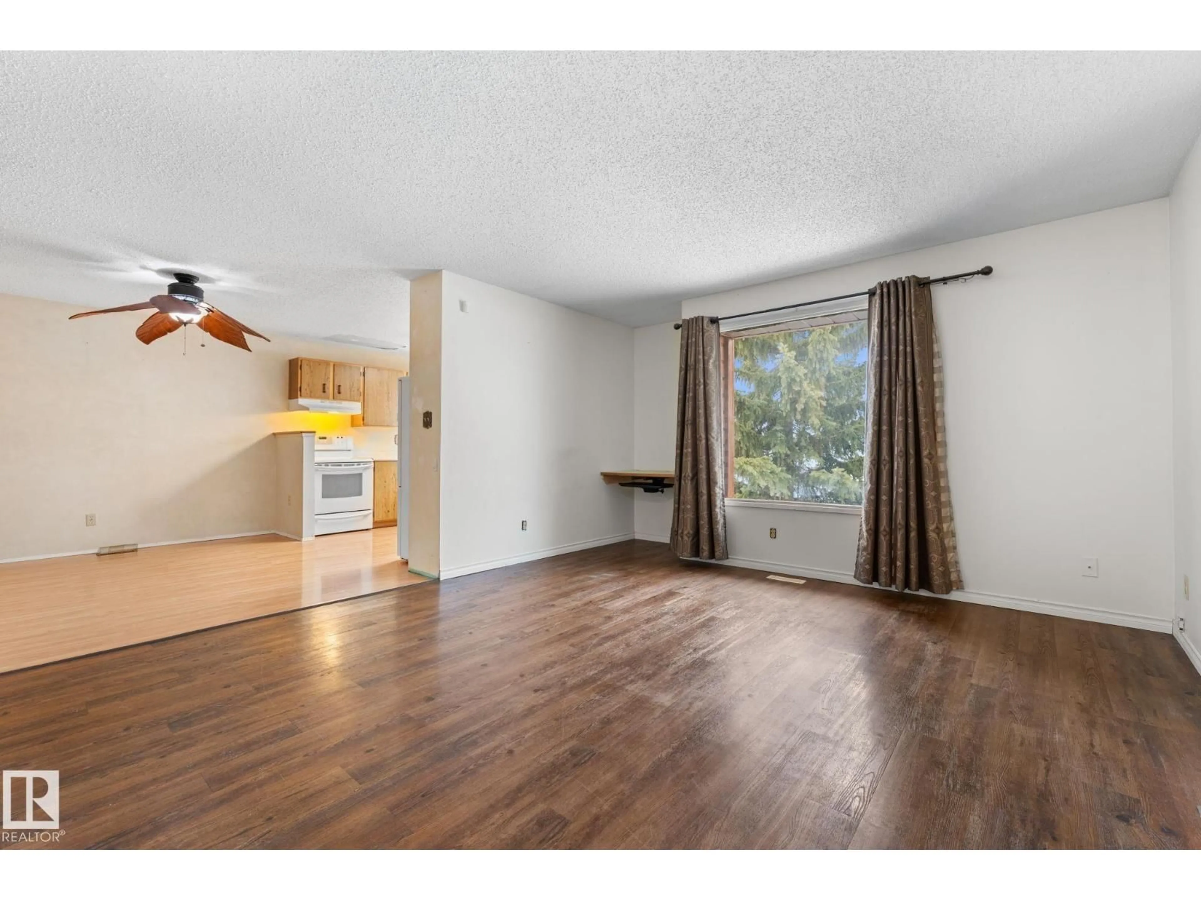 A pic of a room for 3422 138A AV NW, Edmonton Alberta T5Y1S4