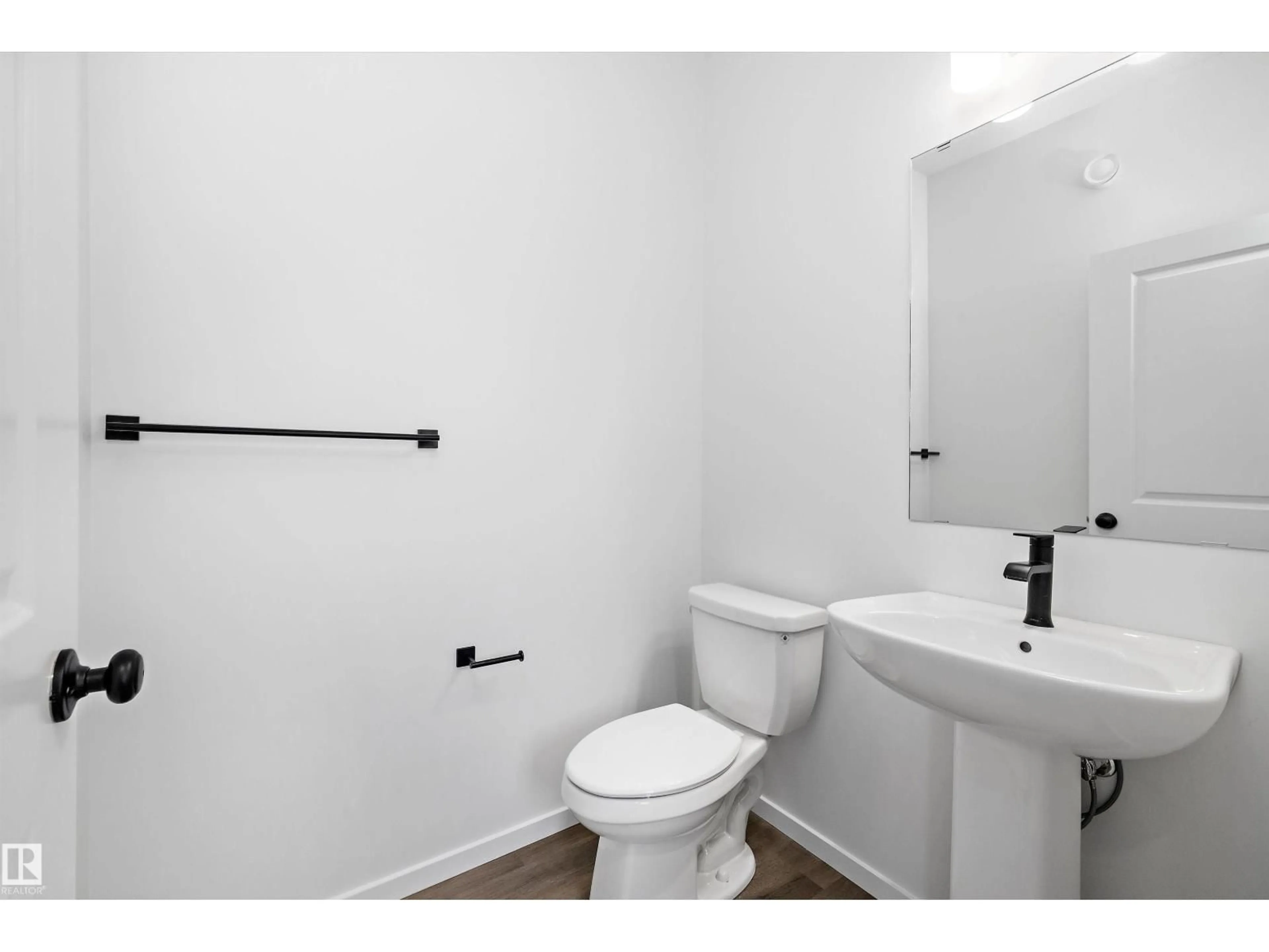 Standard bathroom, unknown for SW - 5458 HAWTHORN RUN, Edmonton Alberta T6X3K6
