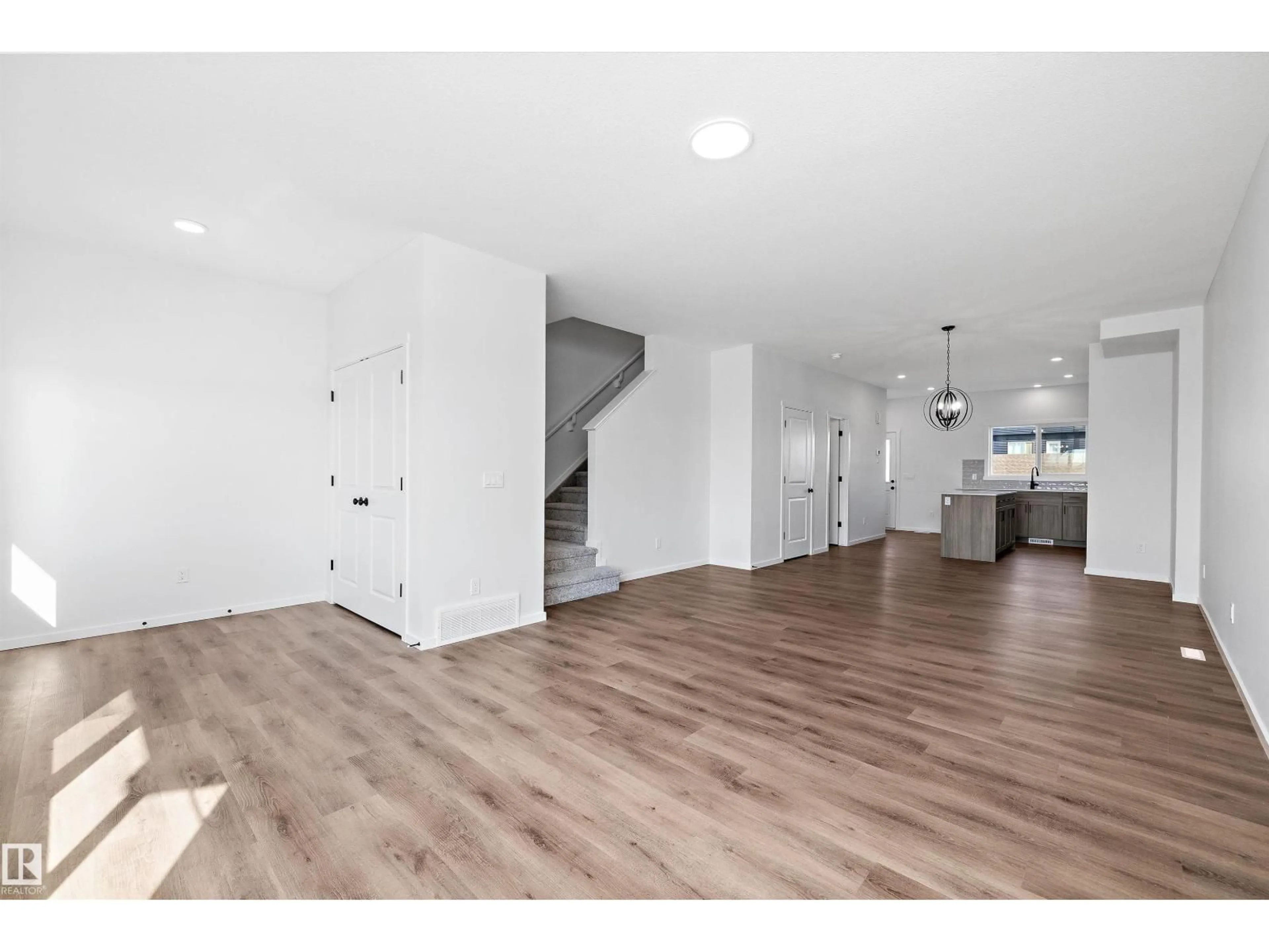 Unknown for SW - 5458 HAWTHORN RUN, Edmonton Alberta T6X3K6