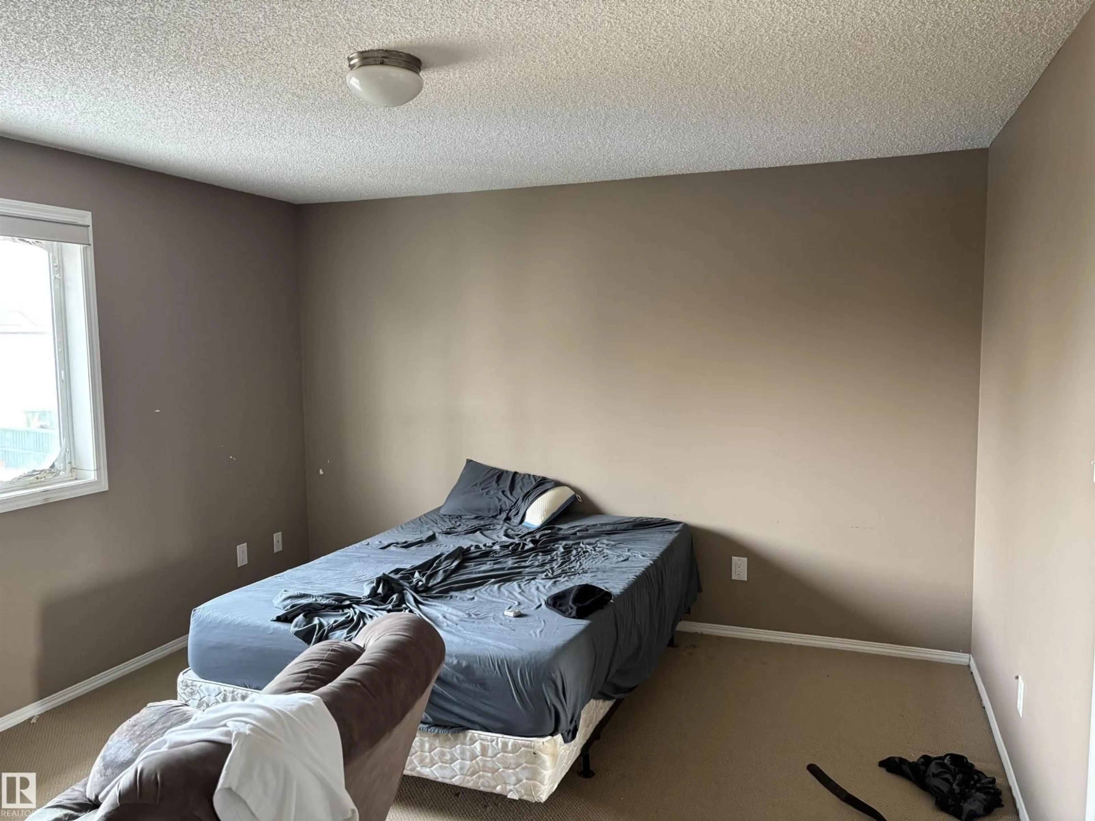 A pic of a room for 11904 18 AV, Edmonton Alberta T6W1W4