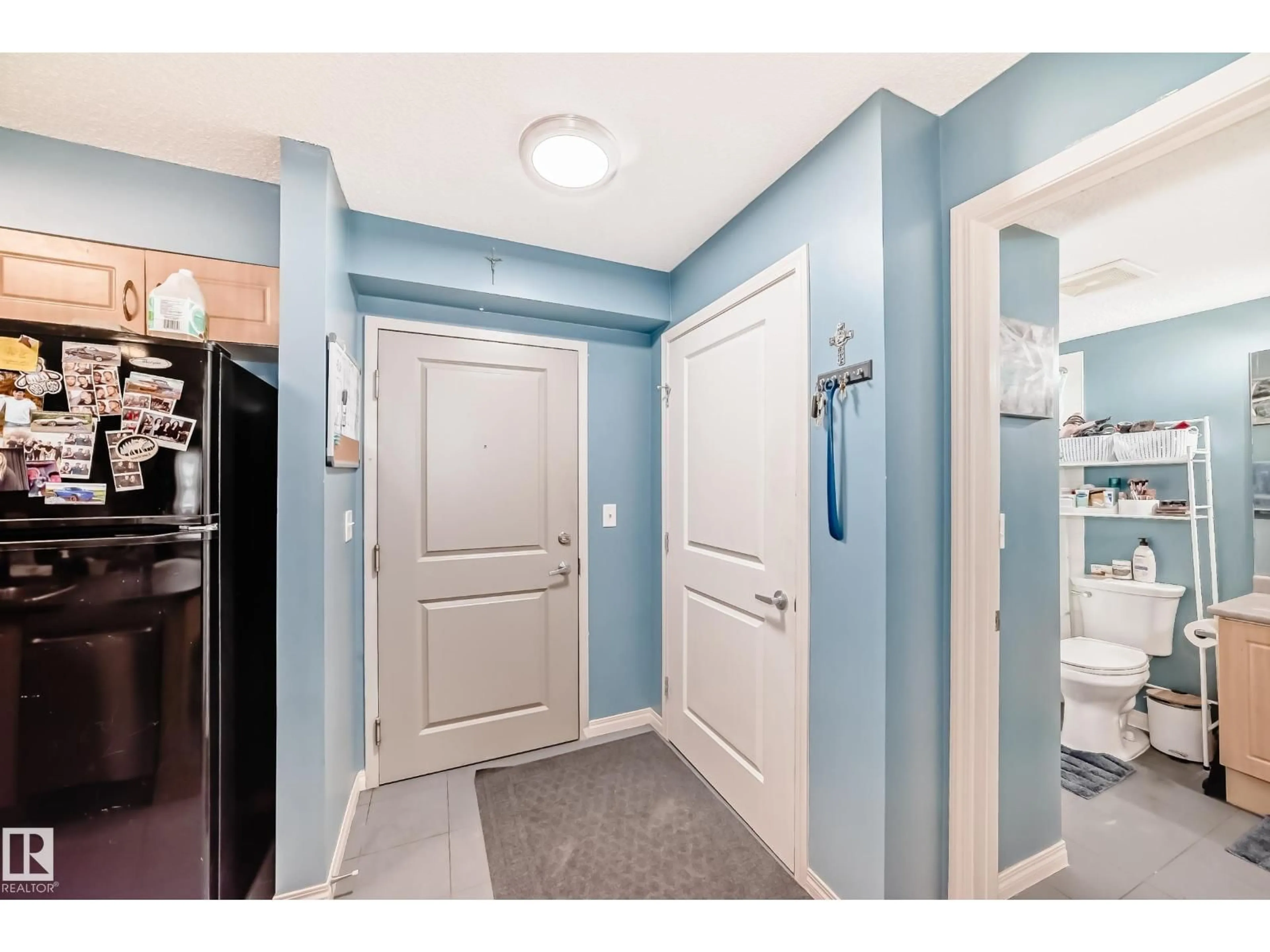 Indoor entryway for #104 - 11449 ELLERSLIE RD, Edmonton Alberta T6W1T2