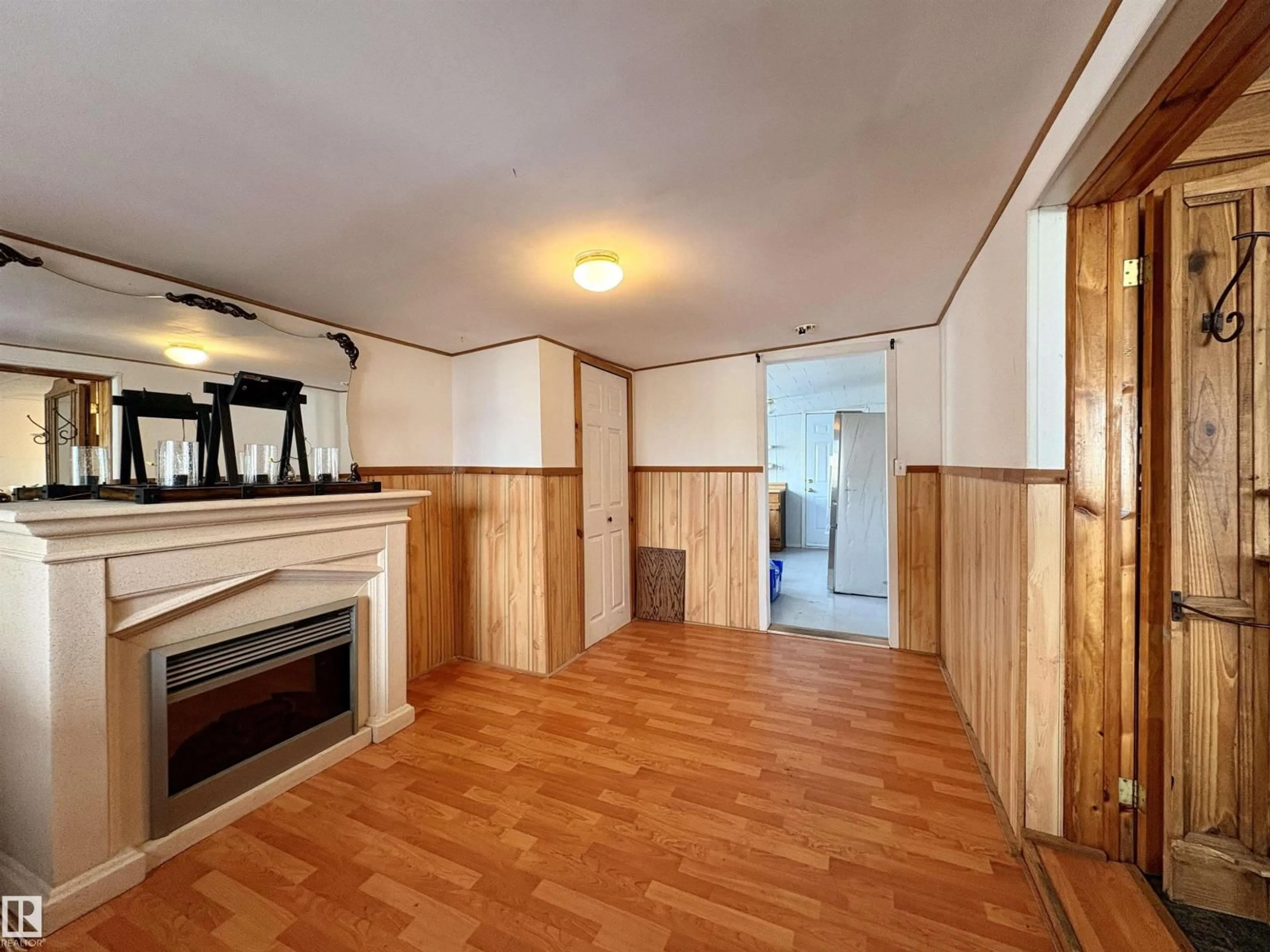 A pic of a room for 10410 101A STREET, Morinville Alberta T8R1B1