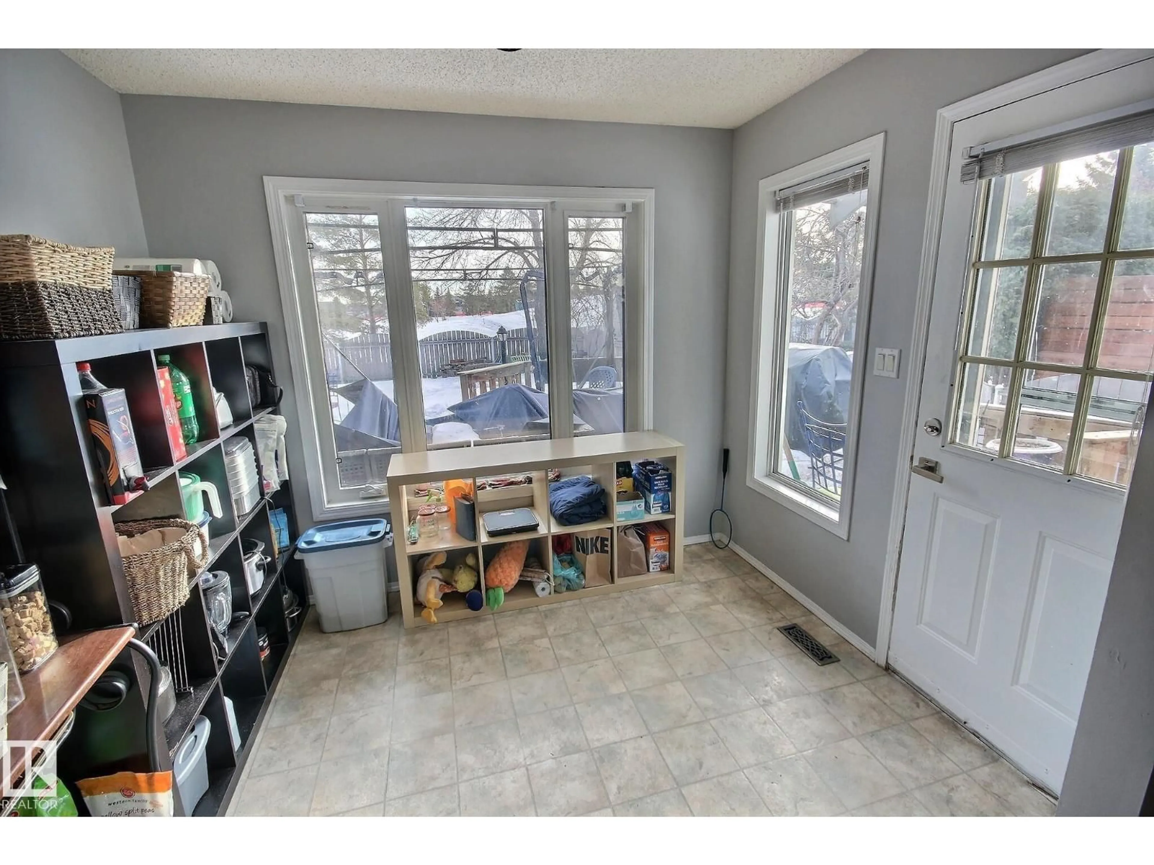 Indoor entryway for NW - 12327 45 ST, Edmonton Alberta T5W5C3