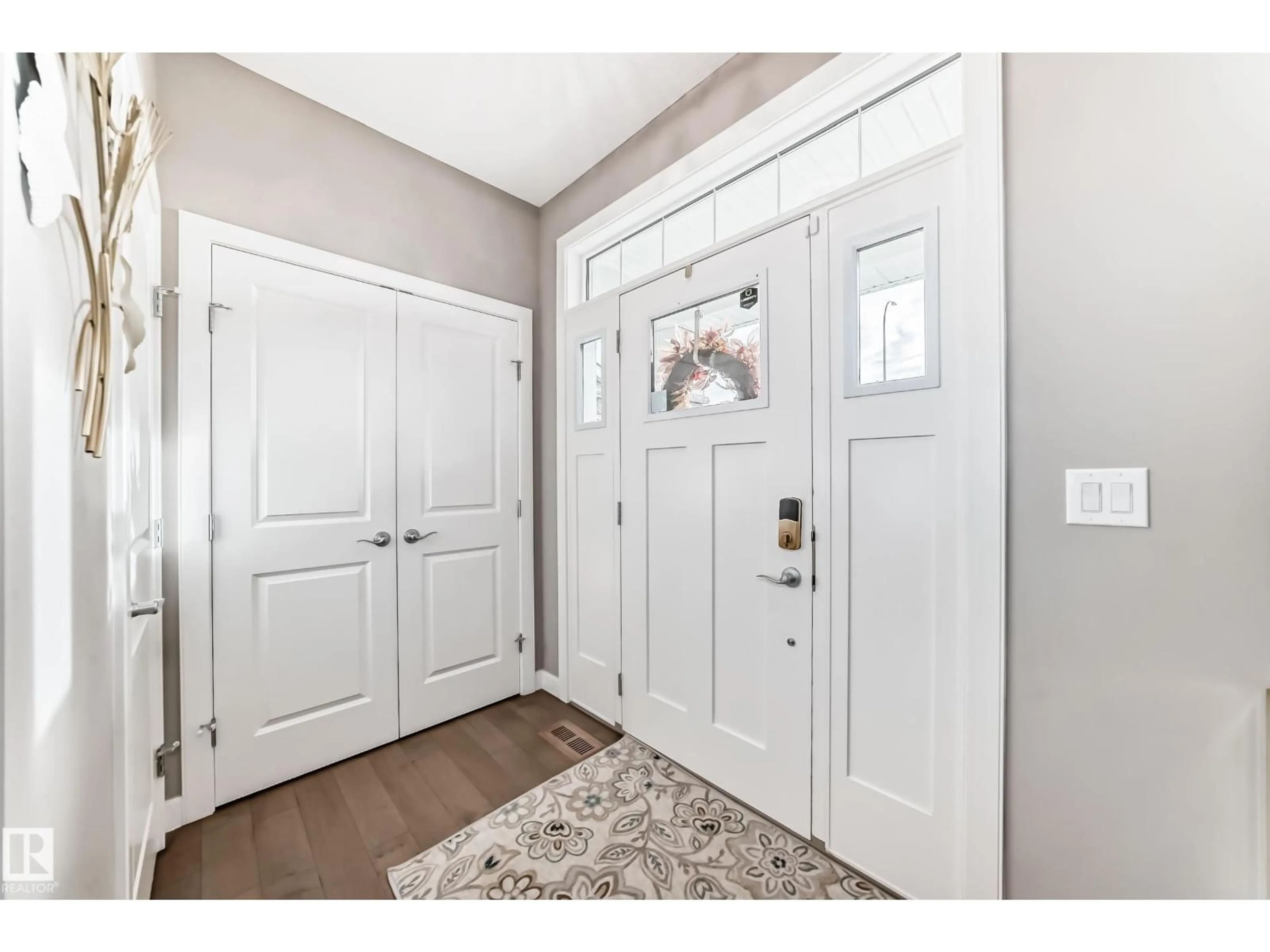 Indoor entryway for 2012 200 ST NW, Edmonton Alberta T6M0X7