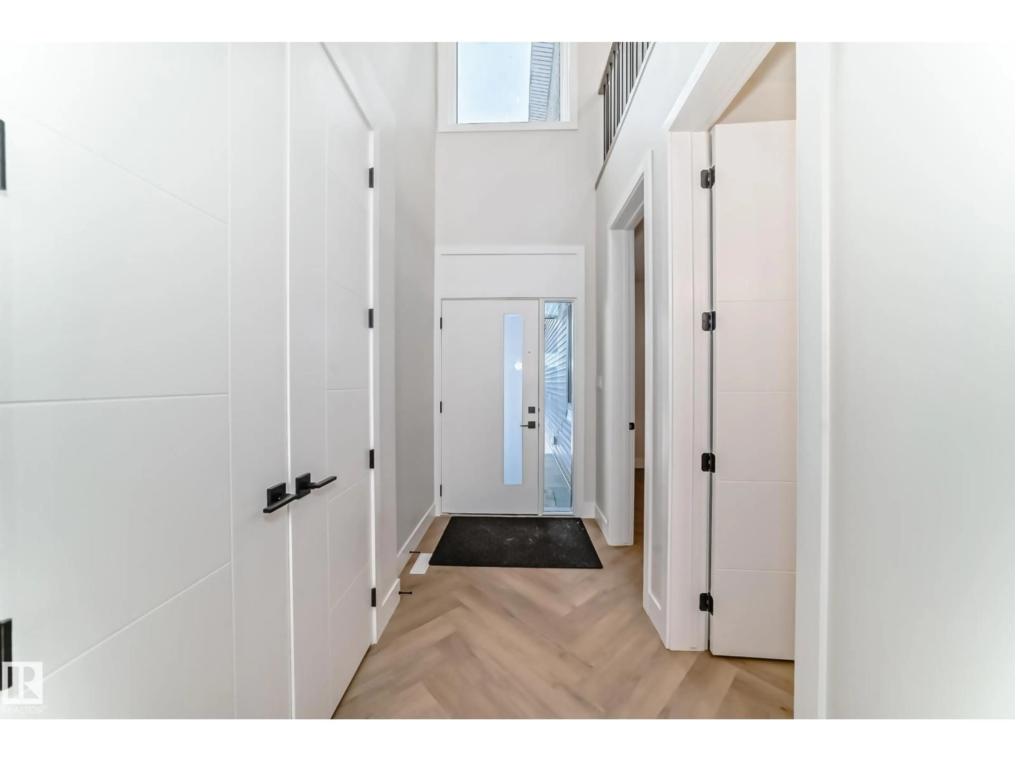 Indoor entryway for SW - 7023 KIVIAQ CR, Edmonton Alberta T6W5R2