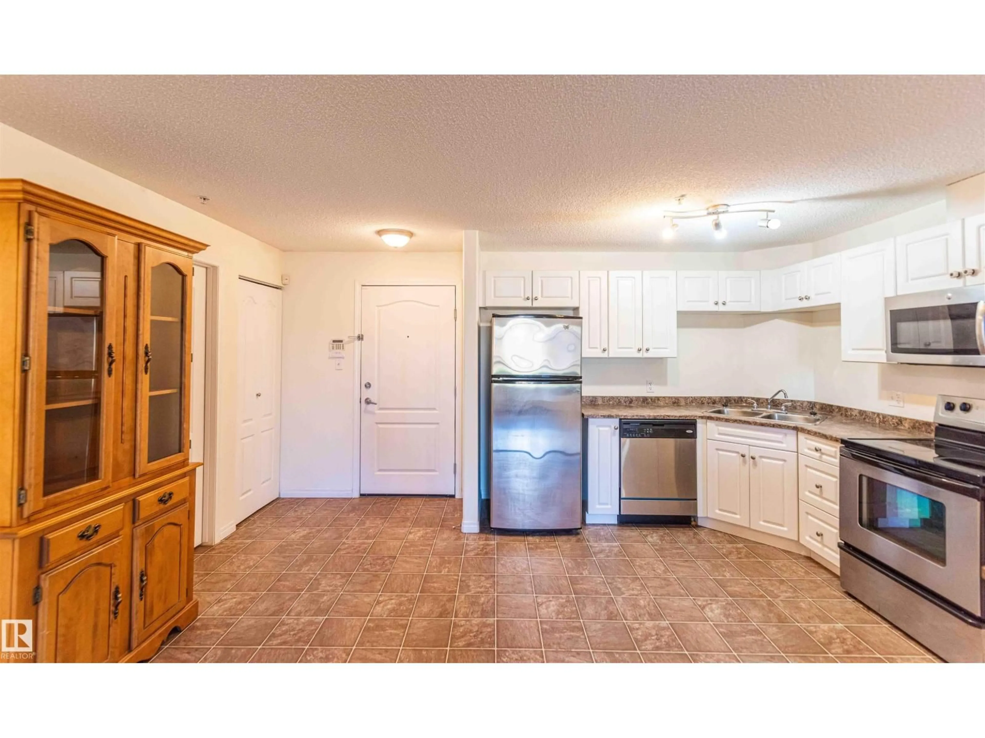 Standard kitchen, unknown for 7339 - 1111 SOUTH TERWILLEGAR DR, Edmonton Alberta T6R0L9