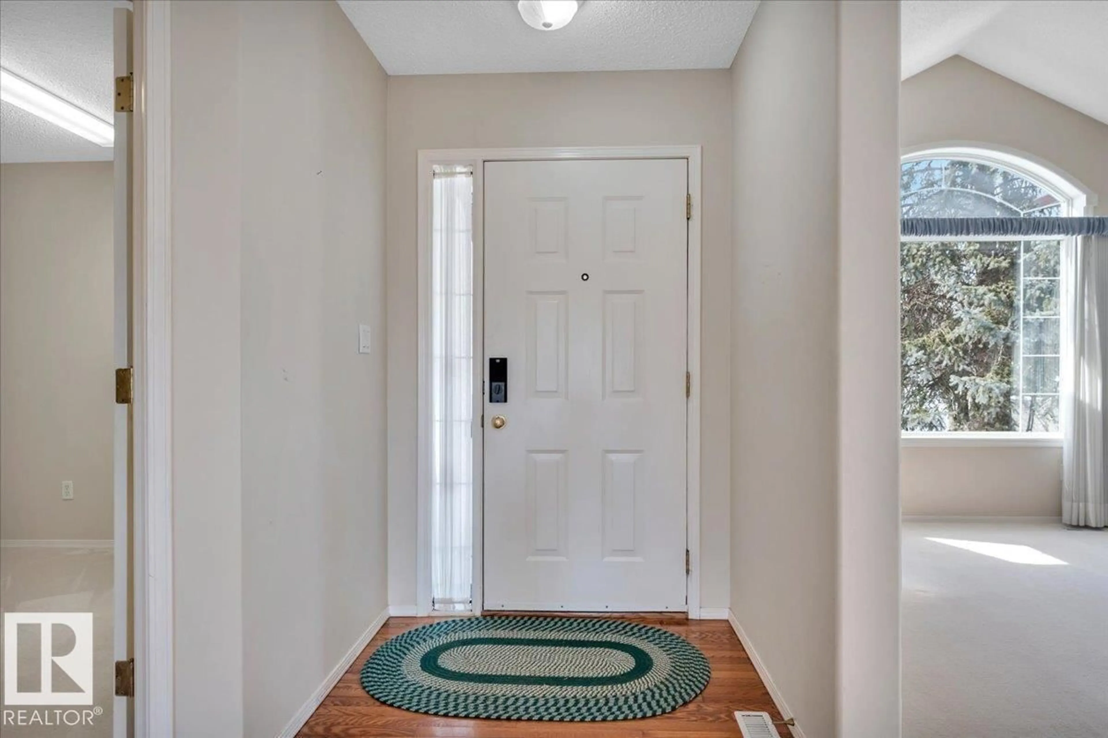 Indoor entryway for #19 - 1203 CARTER CREST RD, Edmonton Alberta T6R2R1