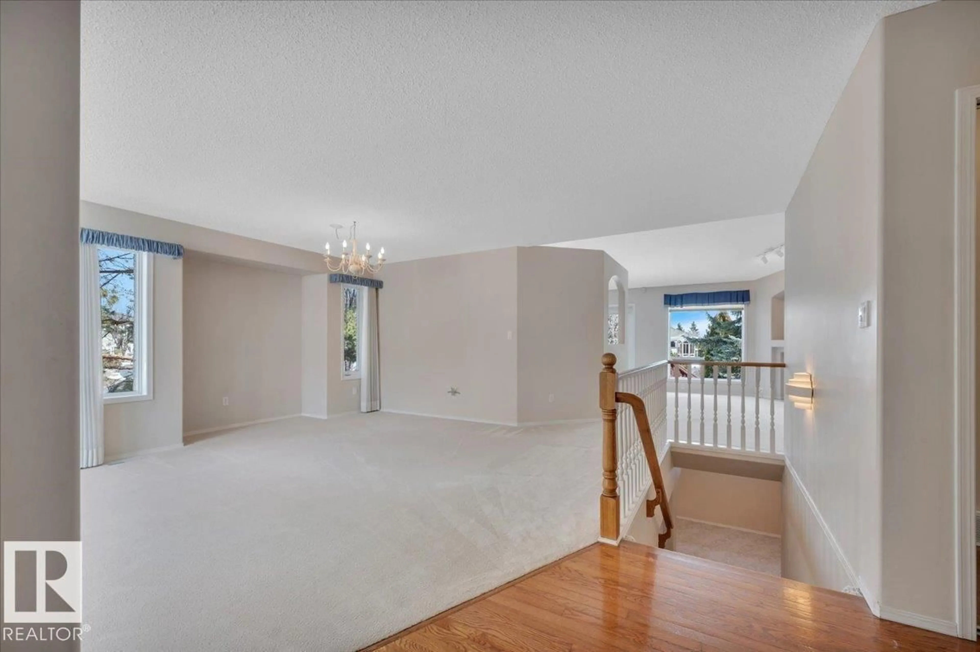 Indoor foyer for #19 - 1203 CARTER CREST RD, Edmonton Alberta T6R2R1