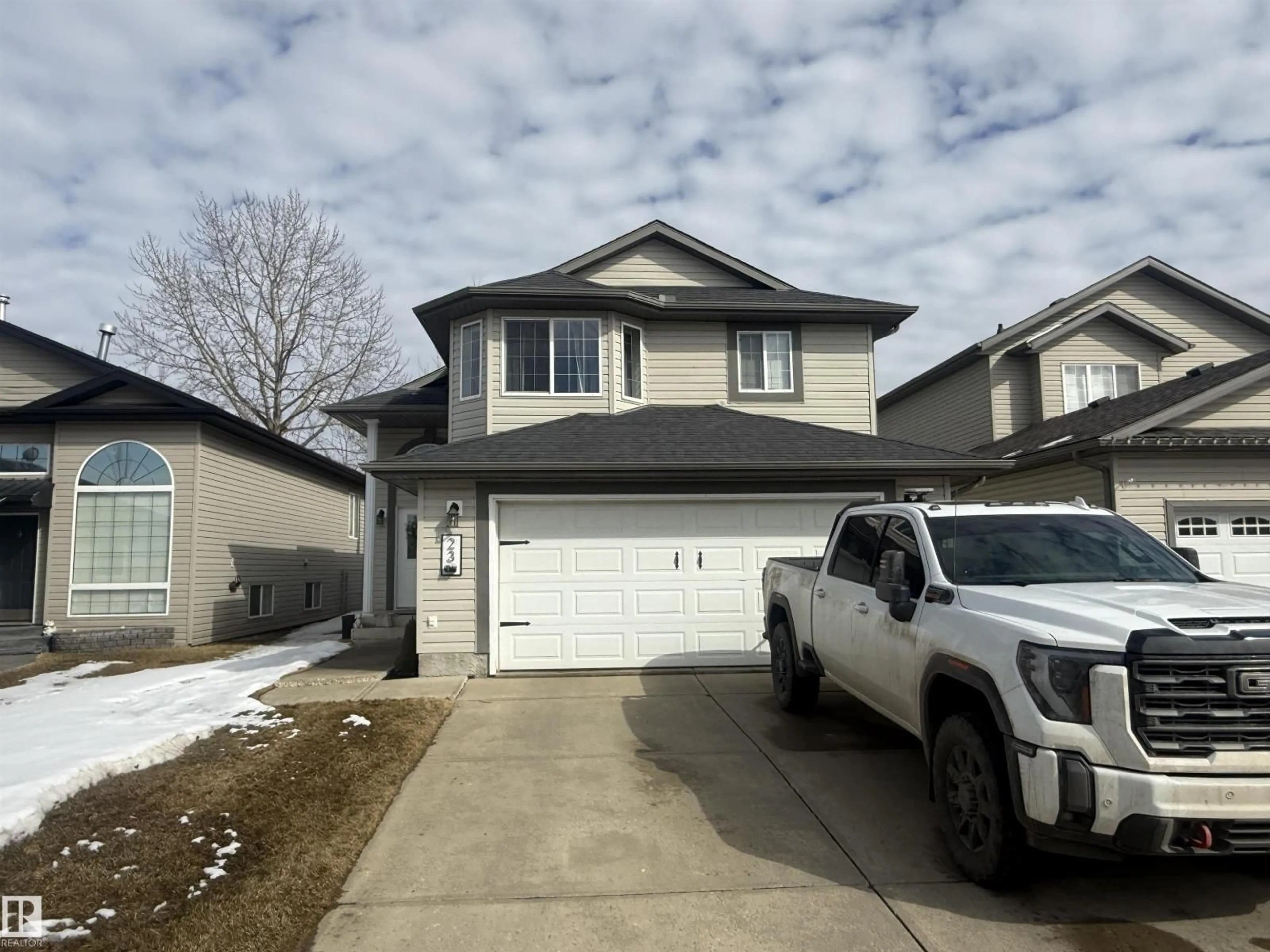 Home with vinyl exterior material, street for 23 GRAYRIDGE BA, Stony Plain Alberta T7Z2P9