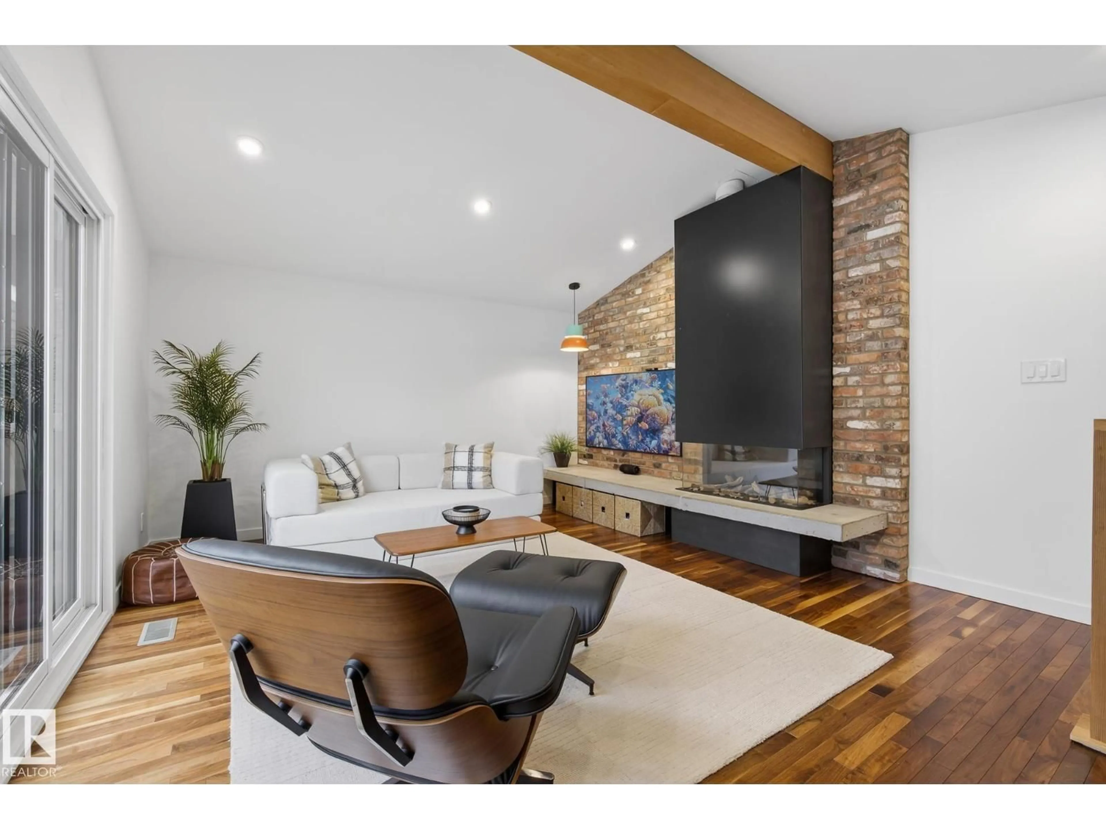 Home theater for 9736 78 AVENUE AVENUE, Edmonton Alberta T6E1N2