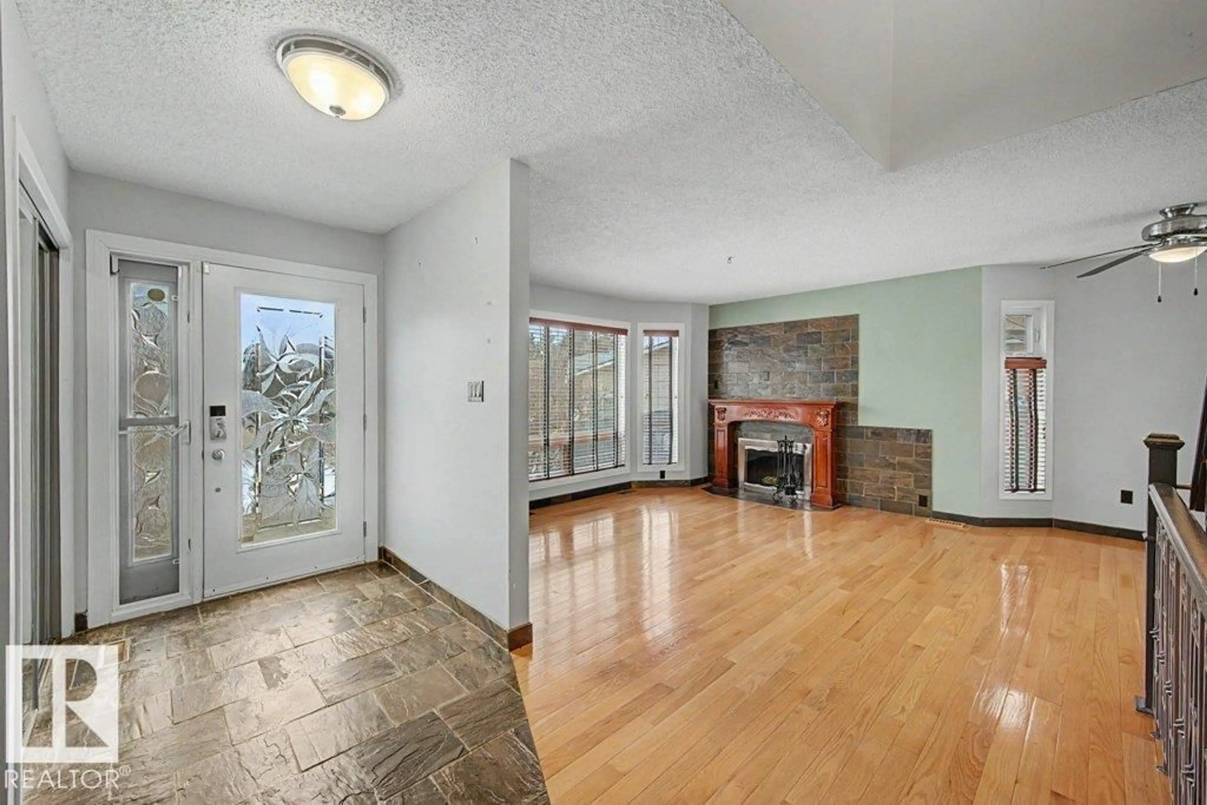 Unknown for NW - 3507 34A AV, Edmonton Alberta T6L3Y8