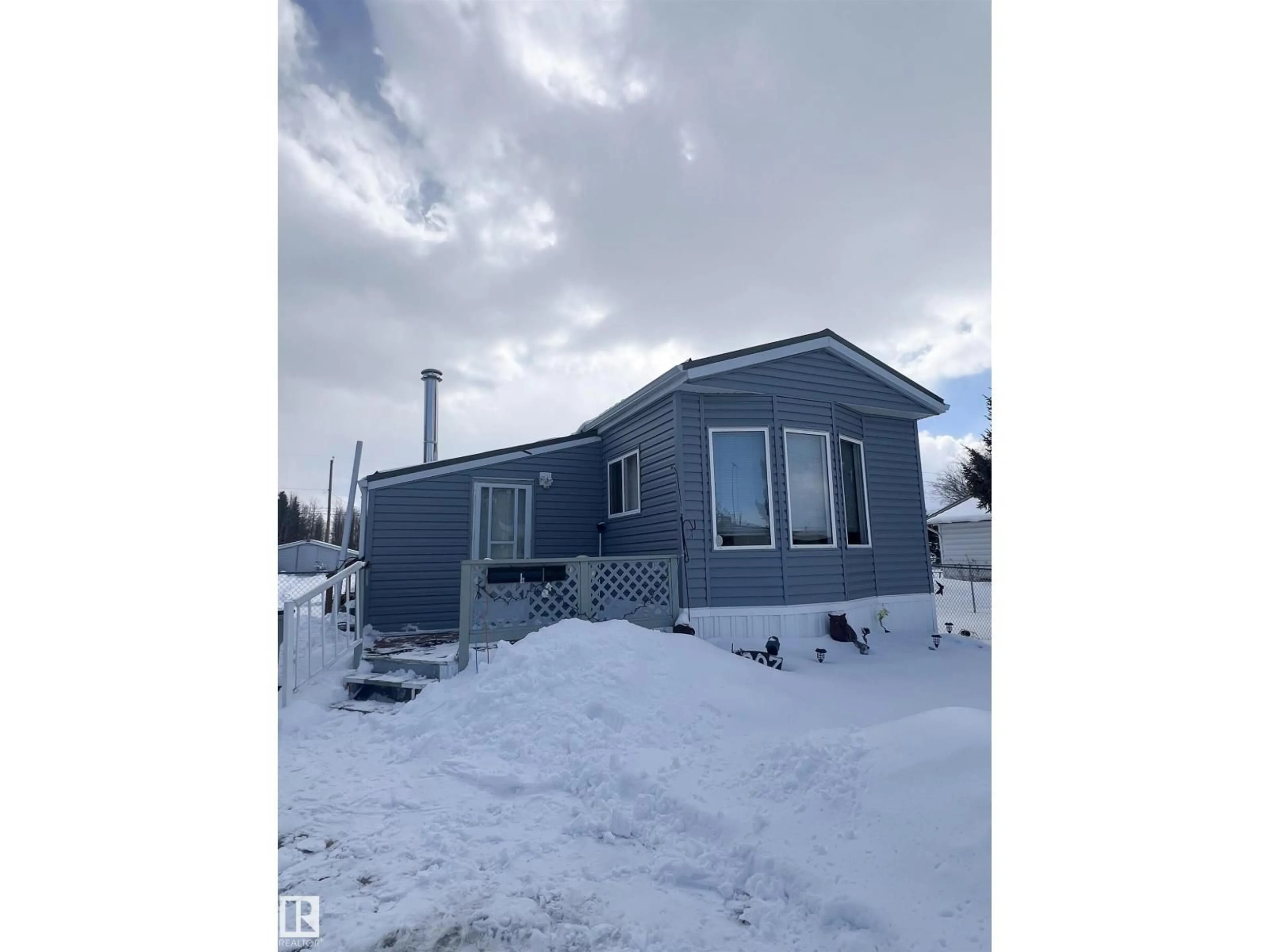 Shed for 4807 45 AV, Evansburg Alberta T0E0T0