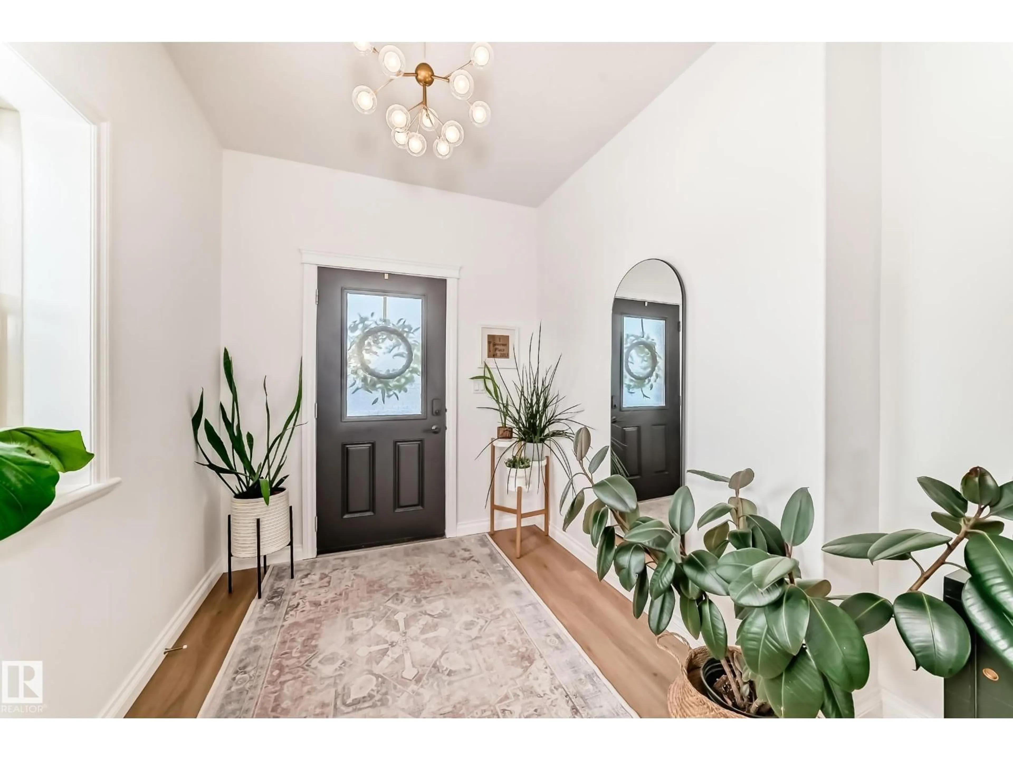 Indoor entryway for 1 GOVERNOR PLACE, Spruce Grove Alberta T7X0M2