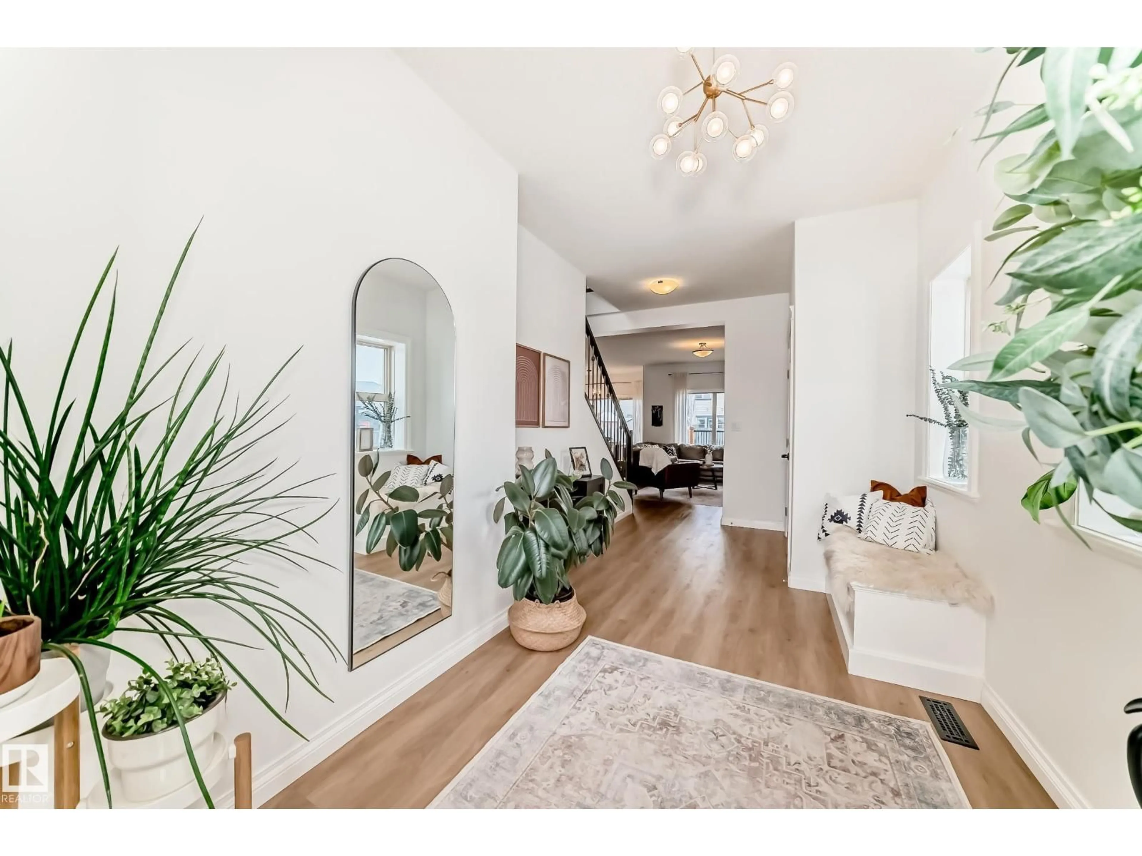 Indoor entryway for 1 GOVERNOR PLACE, Spruce Grove Alberta T7X0M2