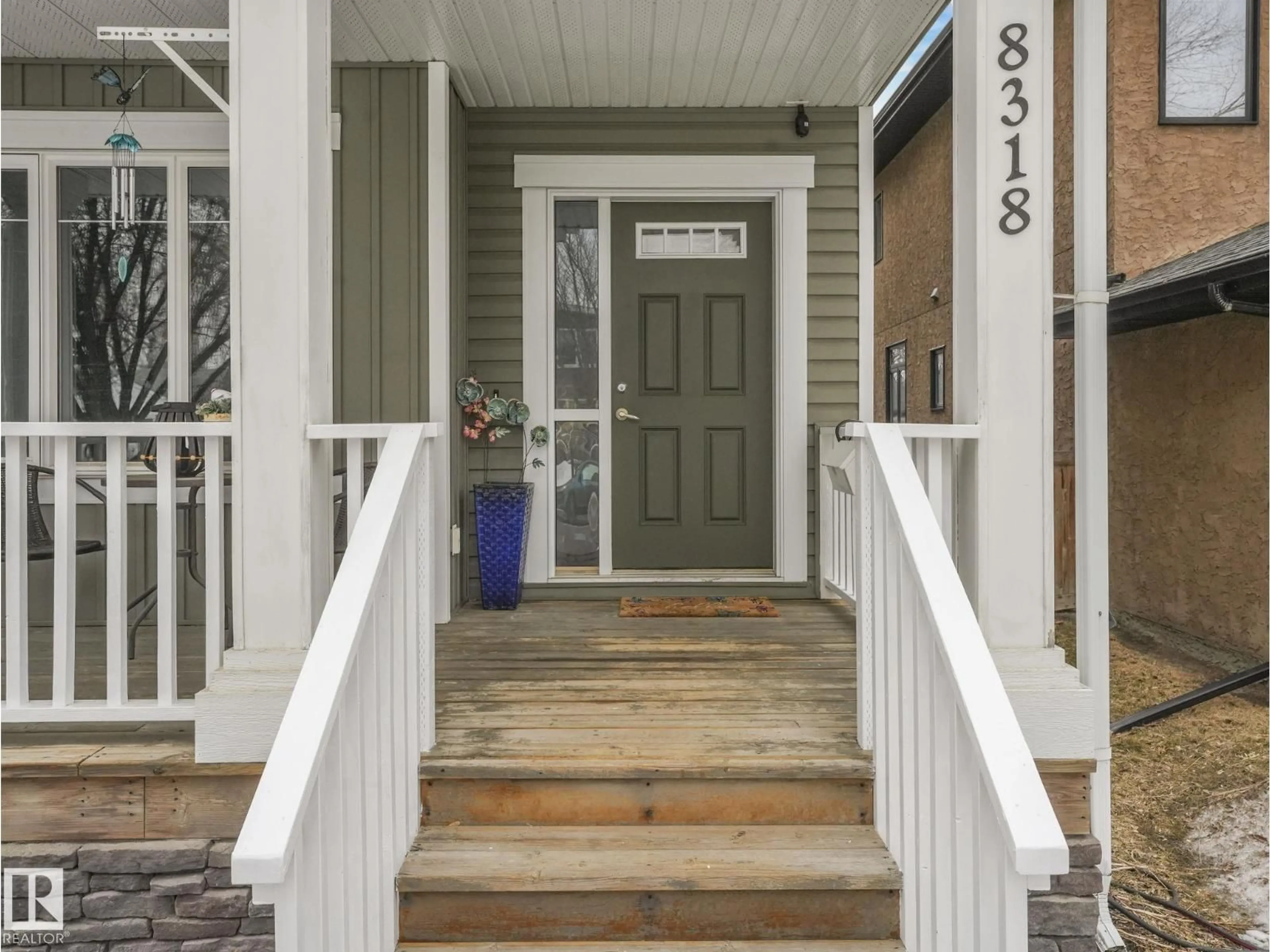 Indoor entryway for NW - 8318 79 AV, Edmonton Alberta T6C0R3