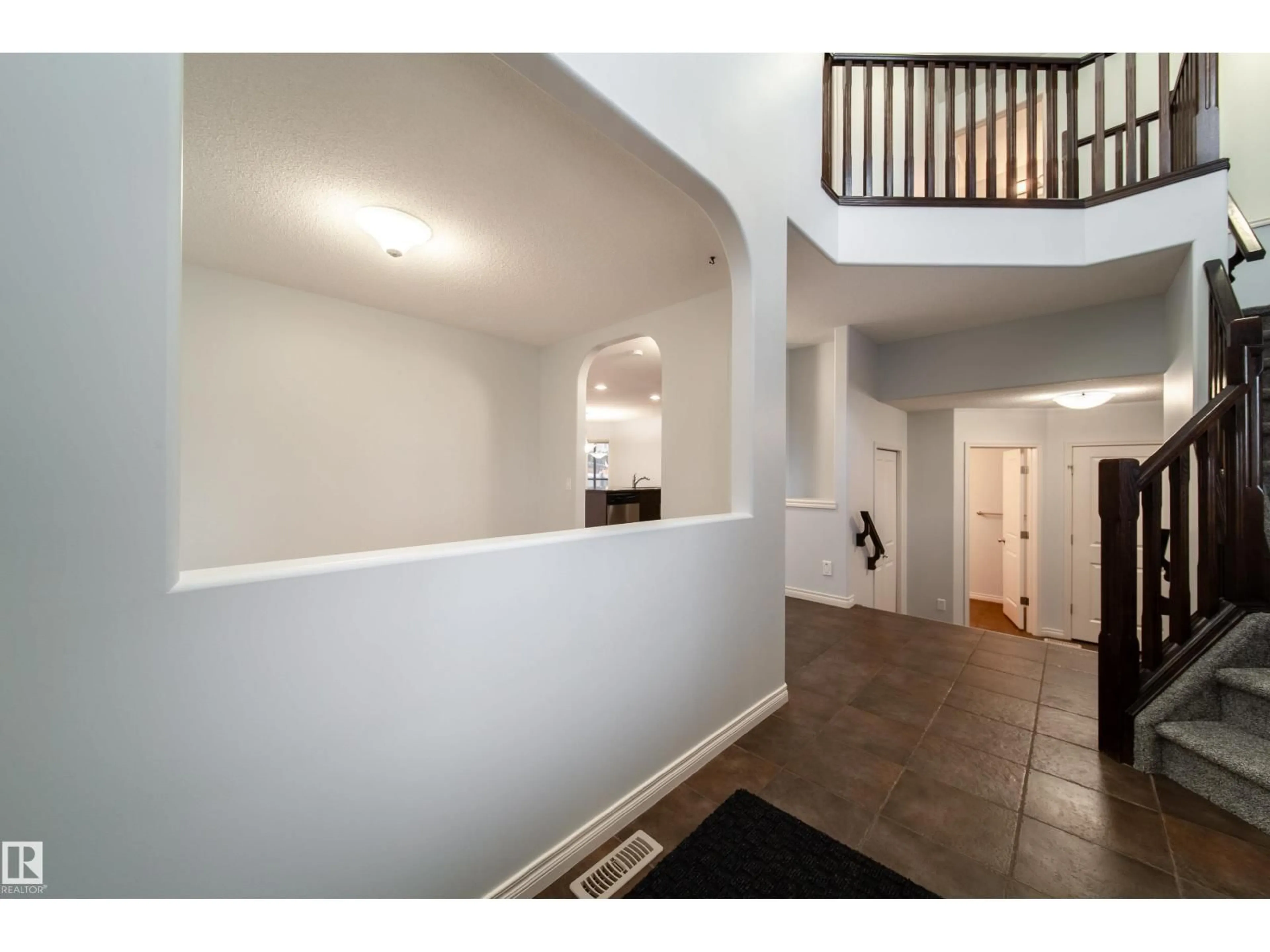 Indoor entryway for 489 DAVENPORT PL, Sherwood Park Alberta T8H0J2