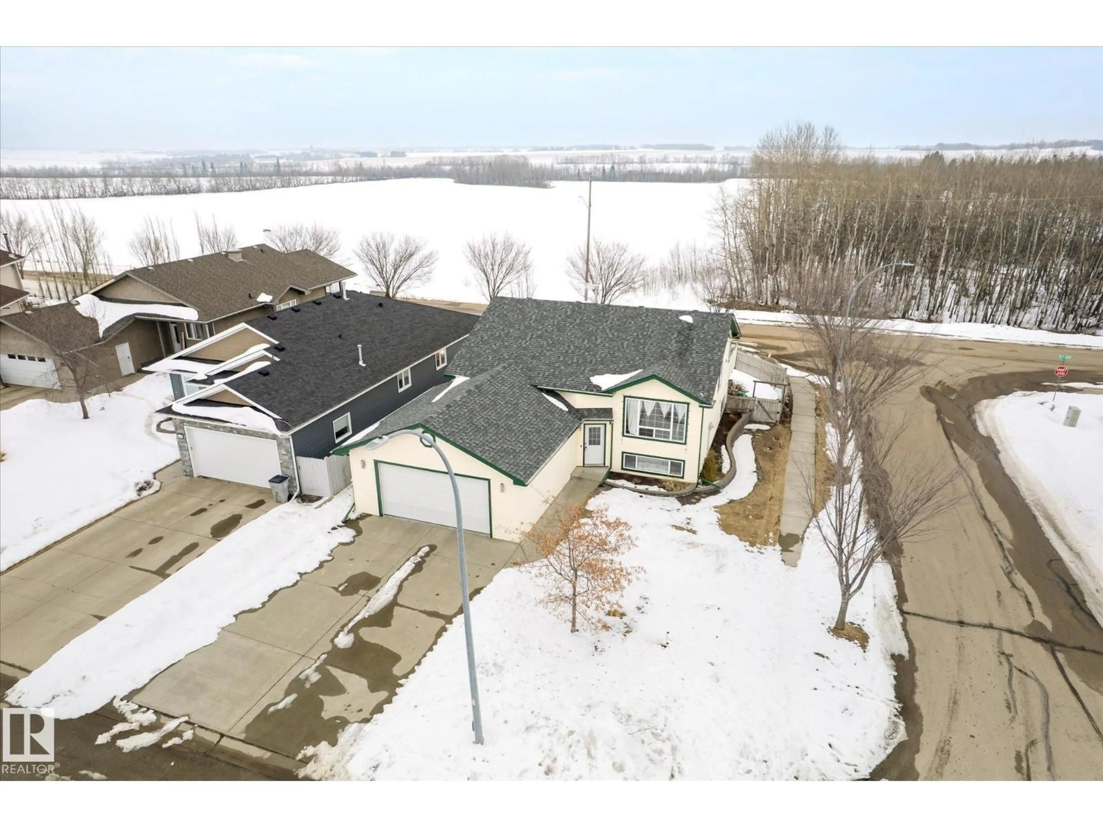 A pic from outside/outdoor area/front of a property/back of a property/a pic from drone, water/lake/river/ocean view for 5403 50A ST, Legal Alberta T0G1L0