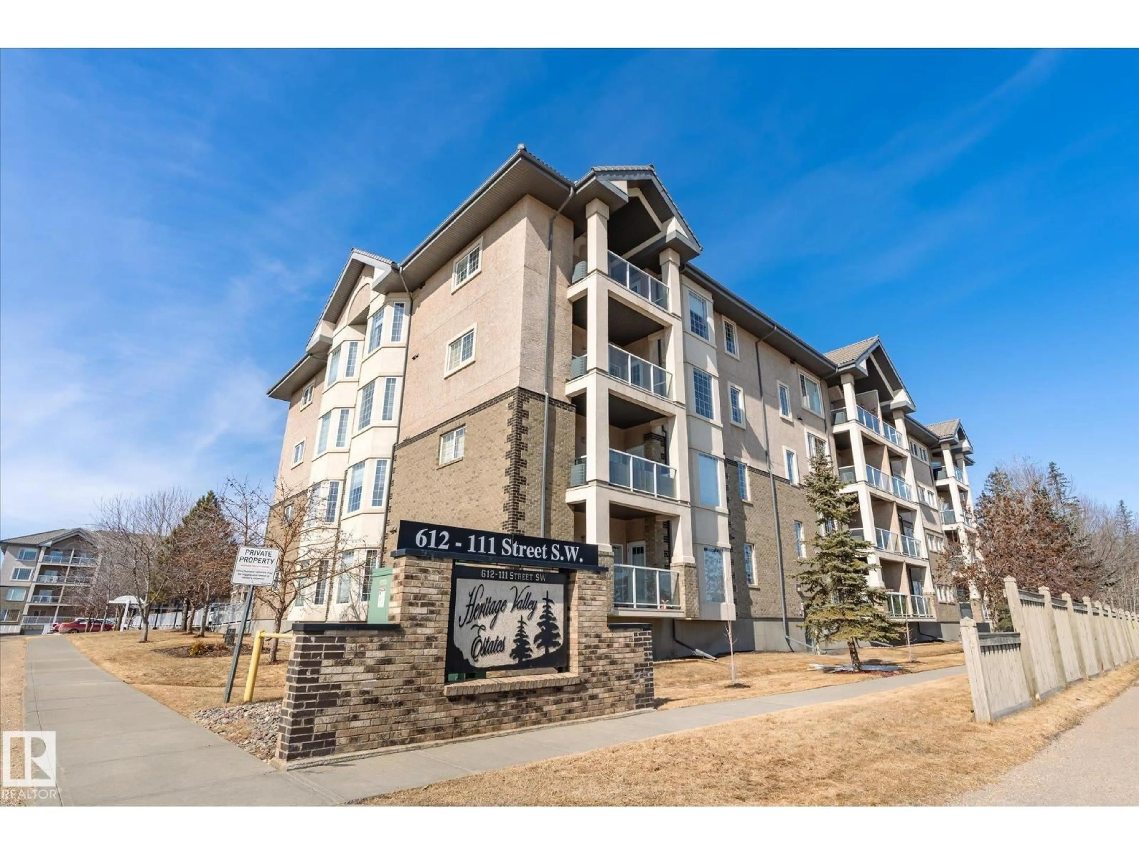 Unknown for SW - 104 612 111 ST, Edmonton Alberta T6W1R9