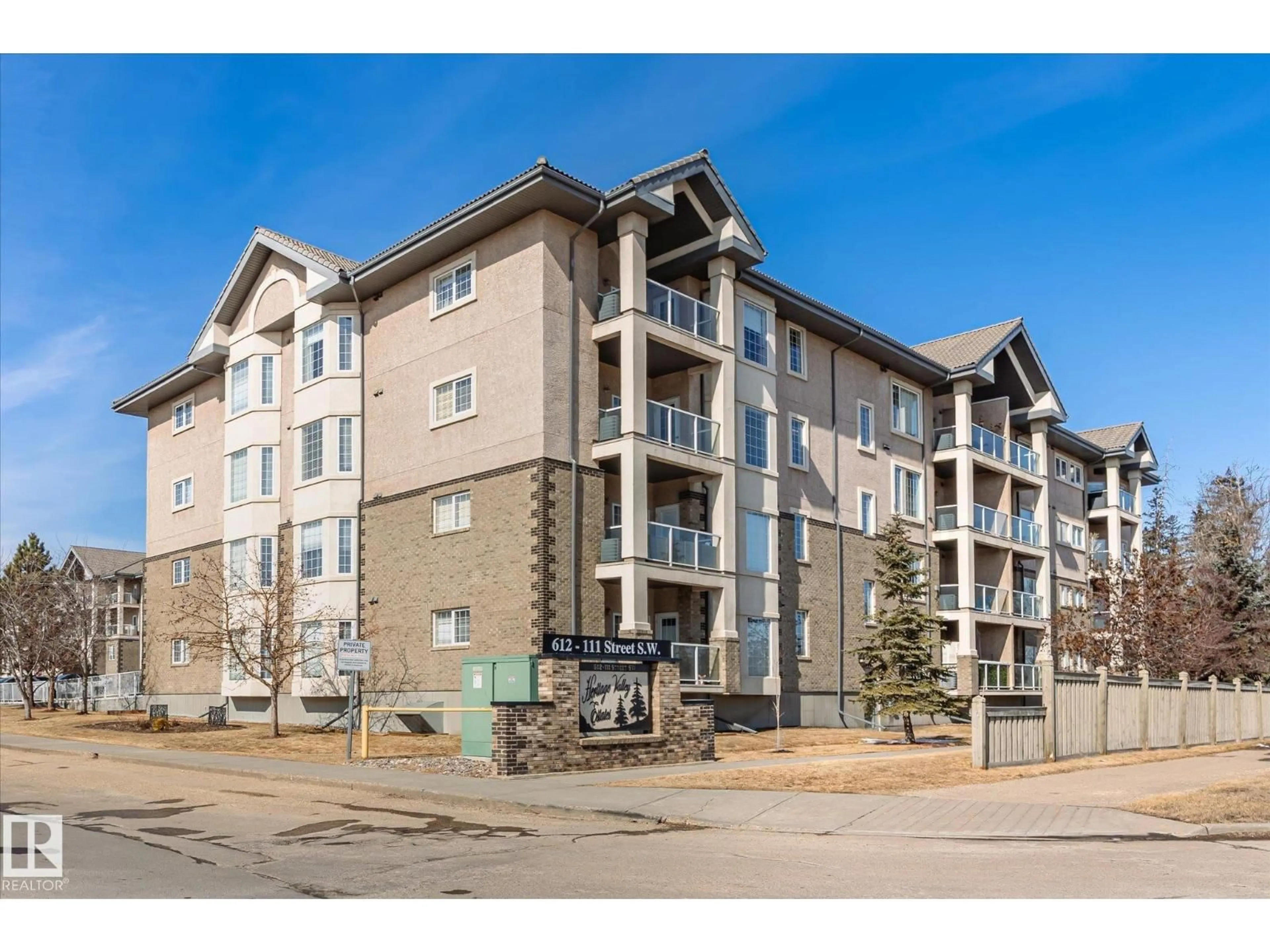 Unknown for SW - 104 612 111 ST, Edmonton Alberta T6W1R9