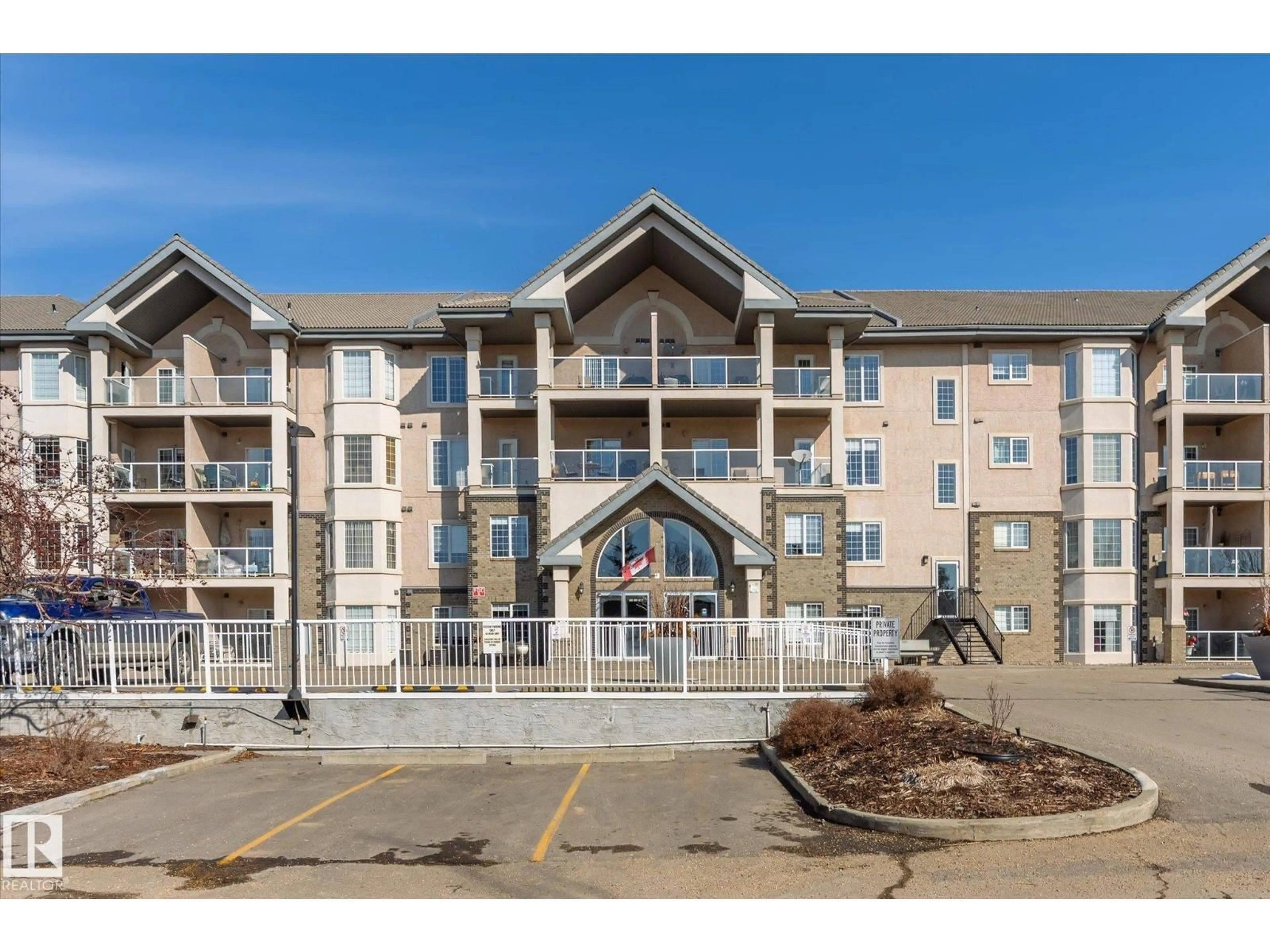 Unknown for SW - 104 612 111 ST, Edmonton Alberta T6W1R9