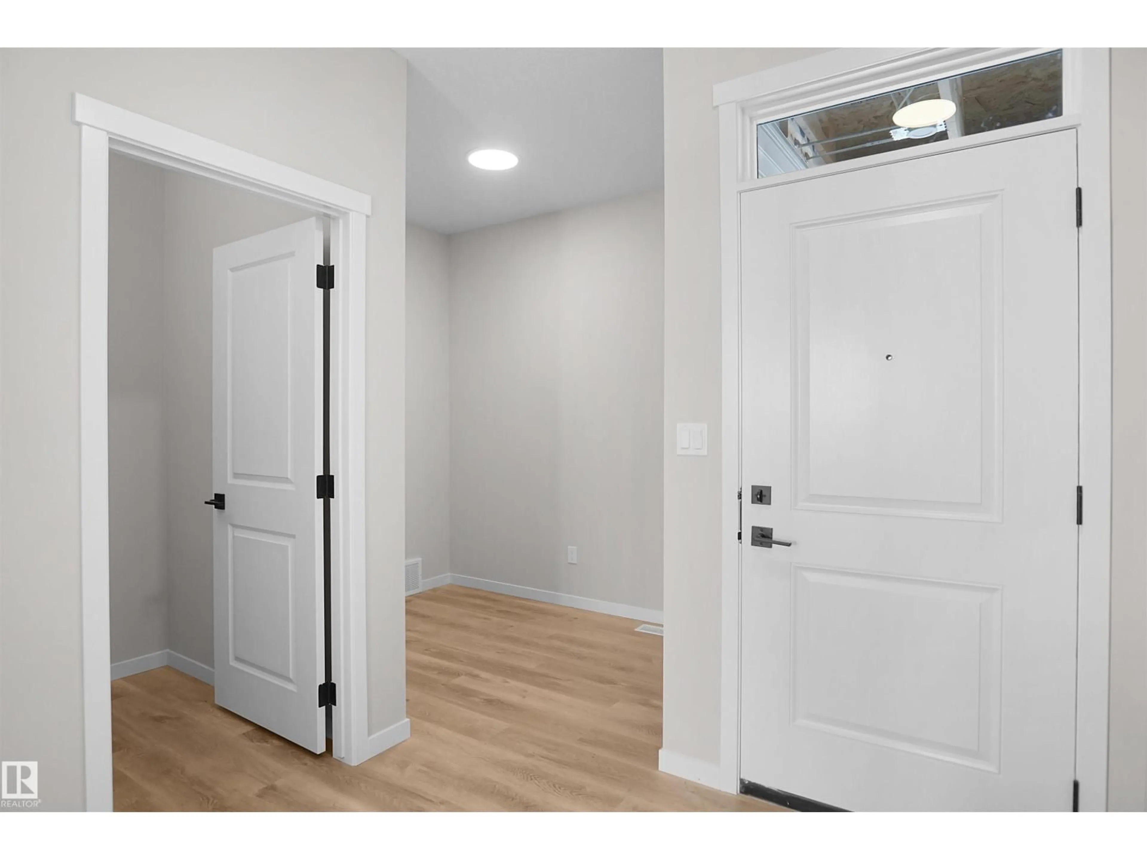 Indoor entryway for 7103 50A AV, Beaumont Alberta T4X3E5