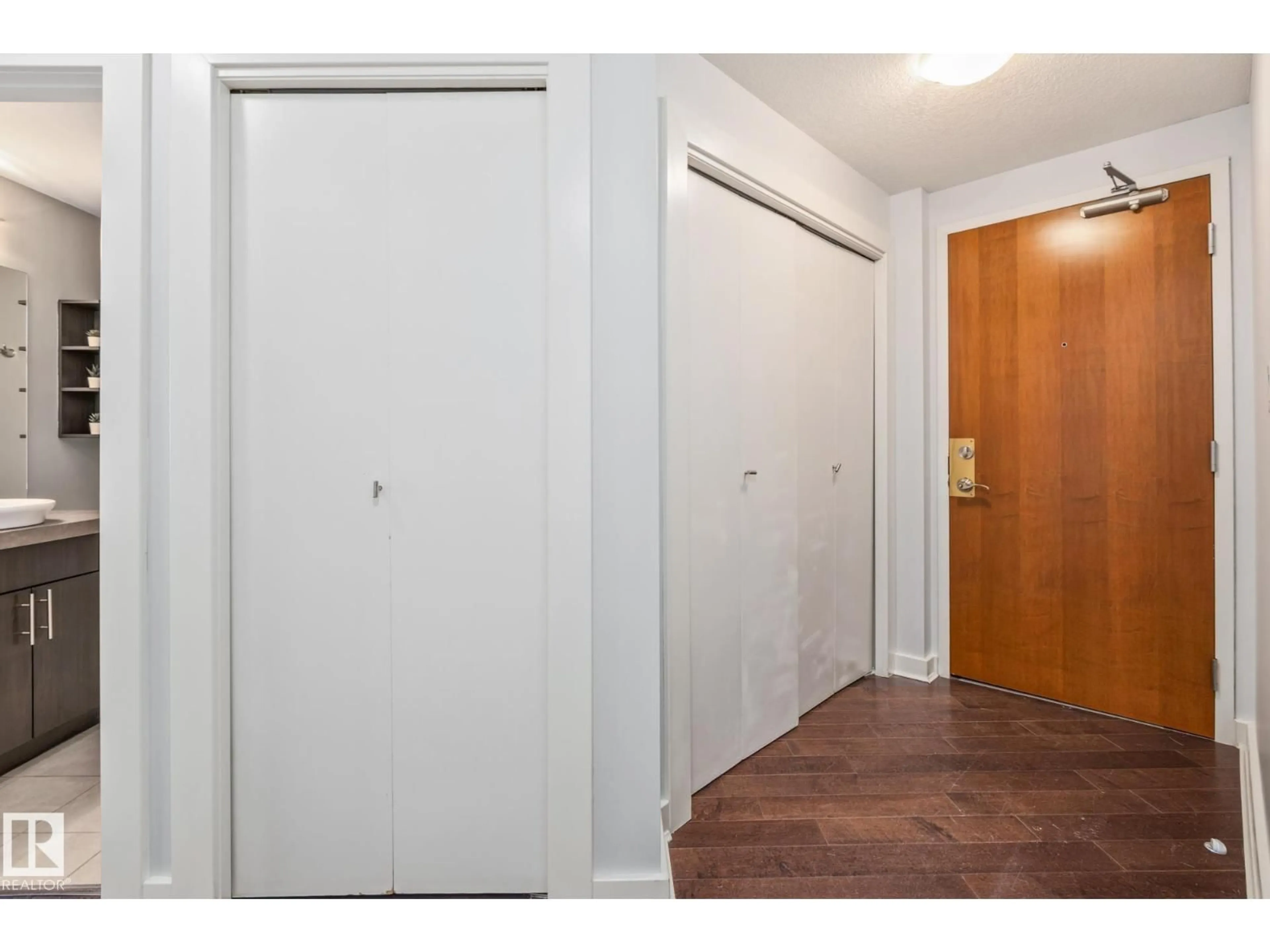 Unknown for 2304 104 ST NW, Edmonton Alberta T5J0B6