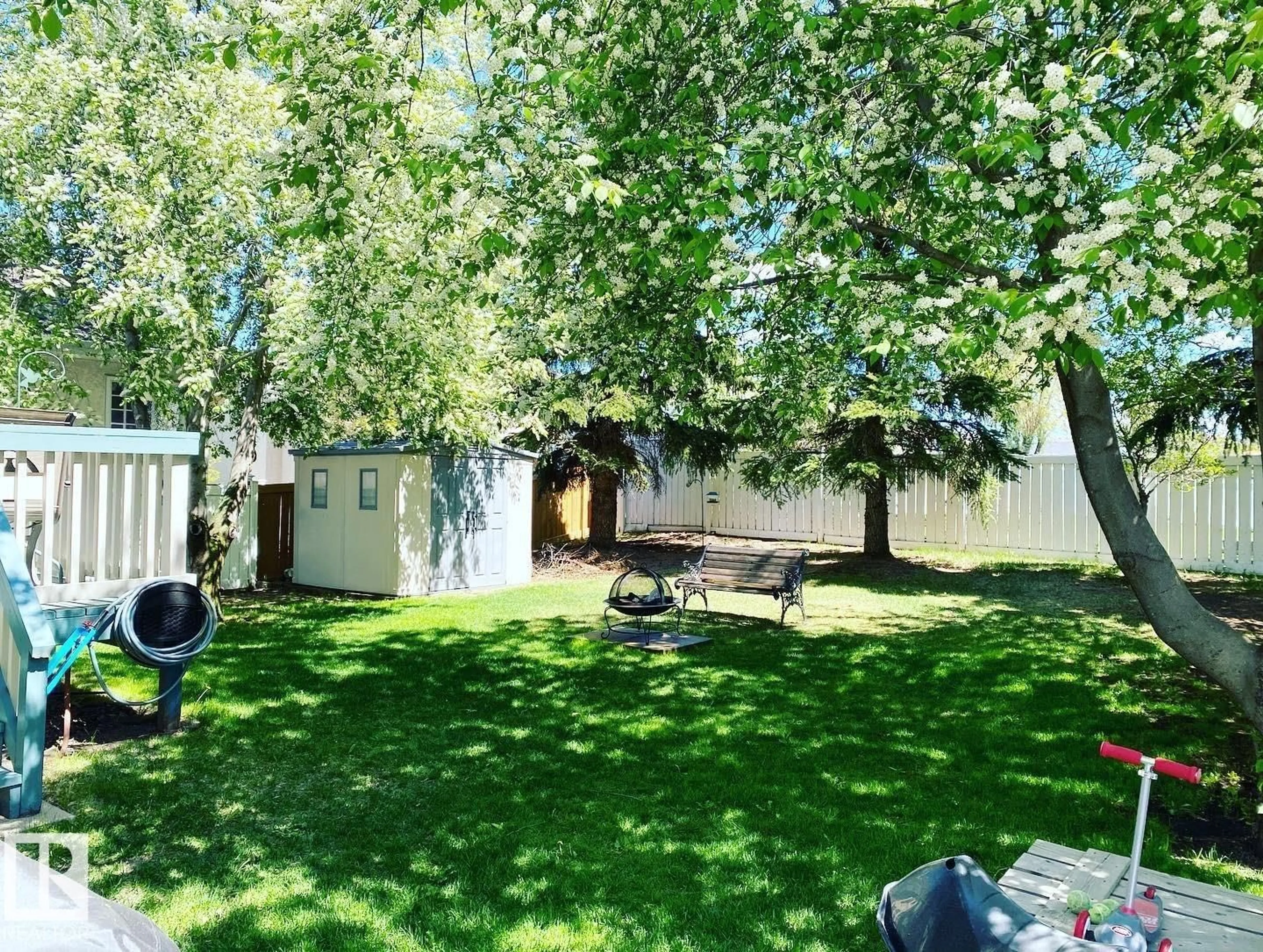 A pic from outside/outdoor area/front of a property/back of a property/a pic from drone, street for 71 RUE BOUCHARD, Beaumont Alberta T4X1N7