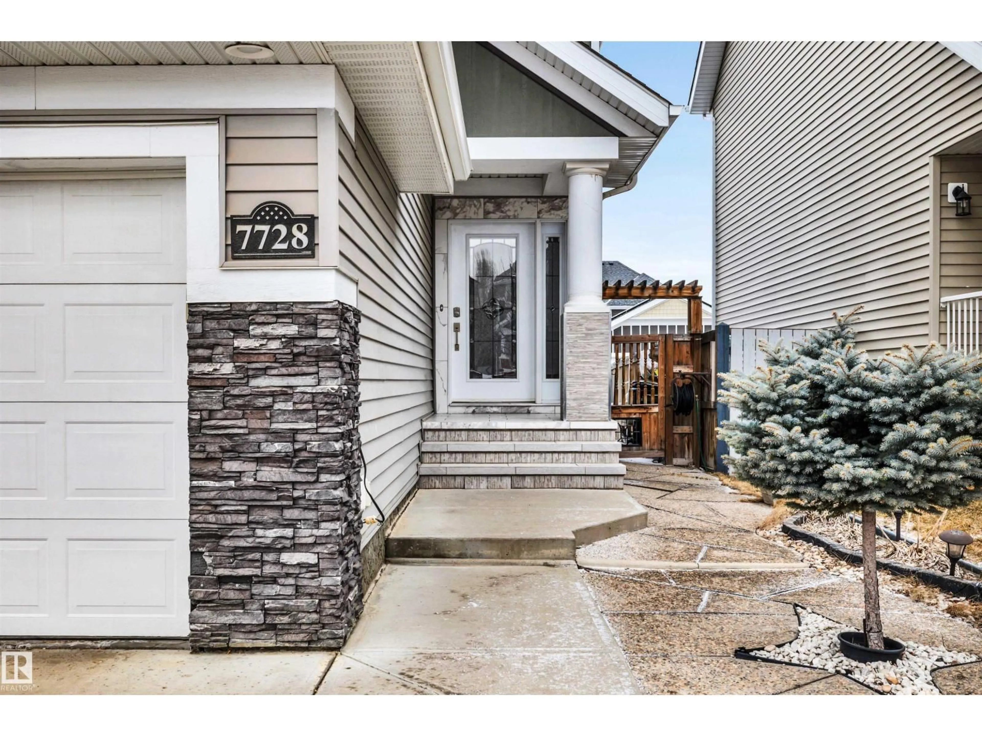 Unknown for 7728 18 AV, Edmonton Alberta T6X0V3