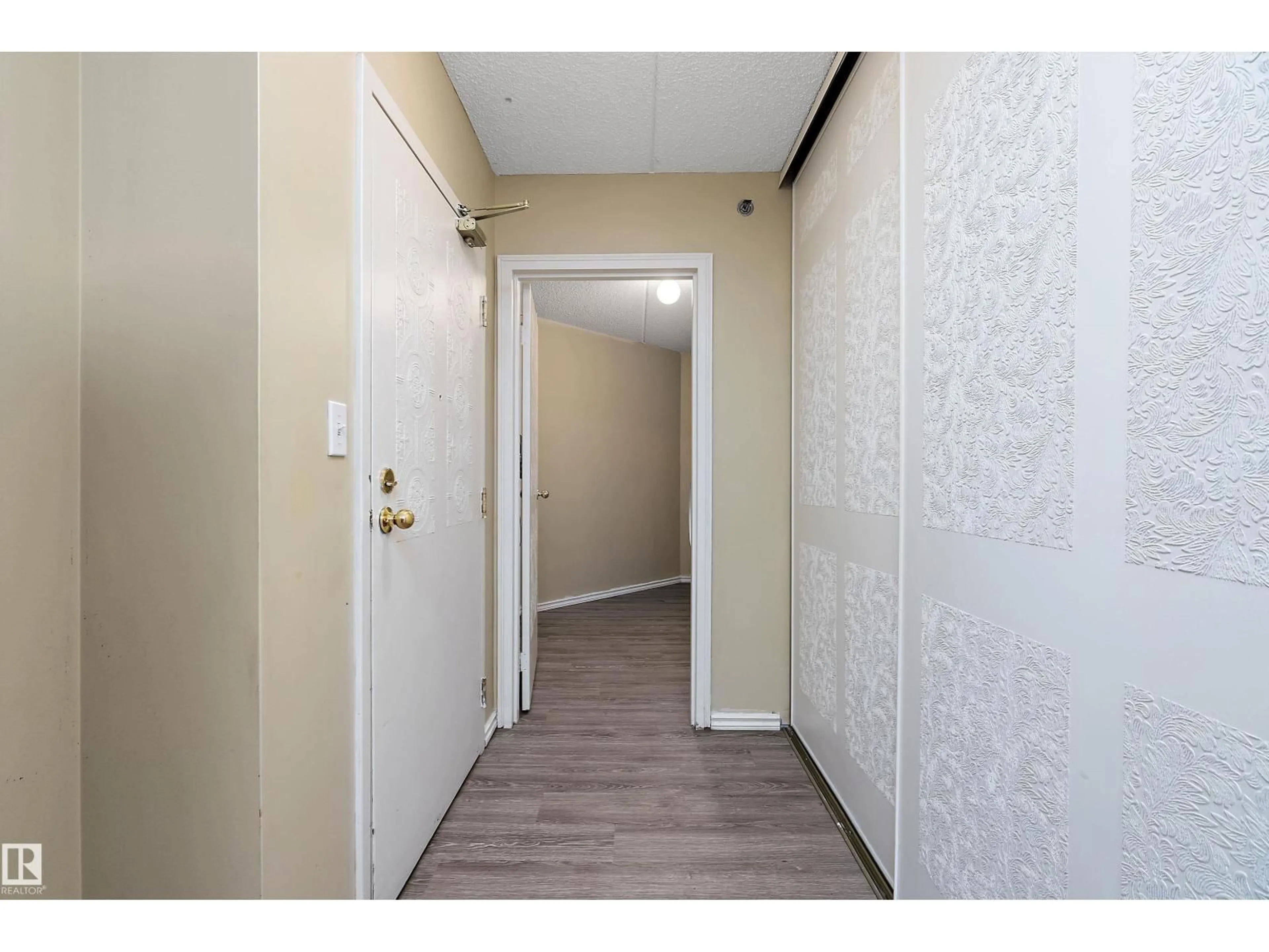 Unknown for 201 - 4906 47 AV, Leduc Alberta T9E6R7