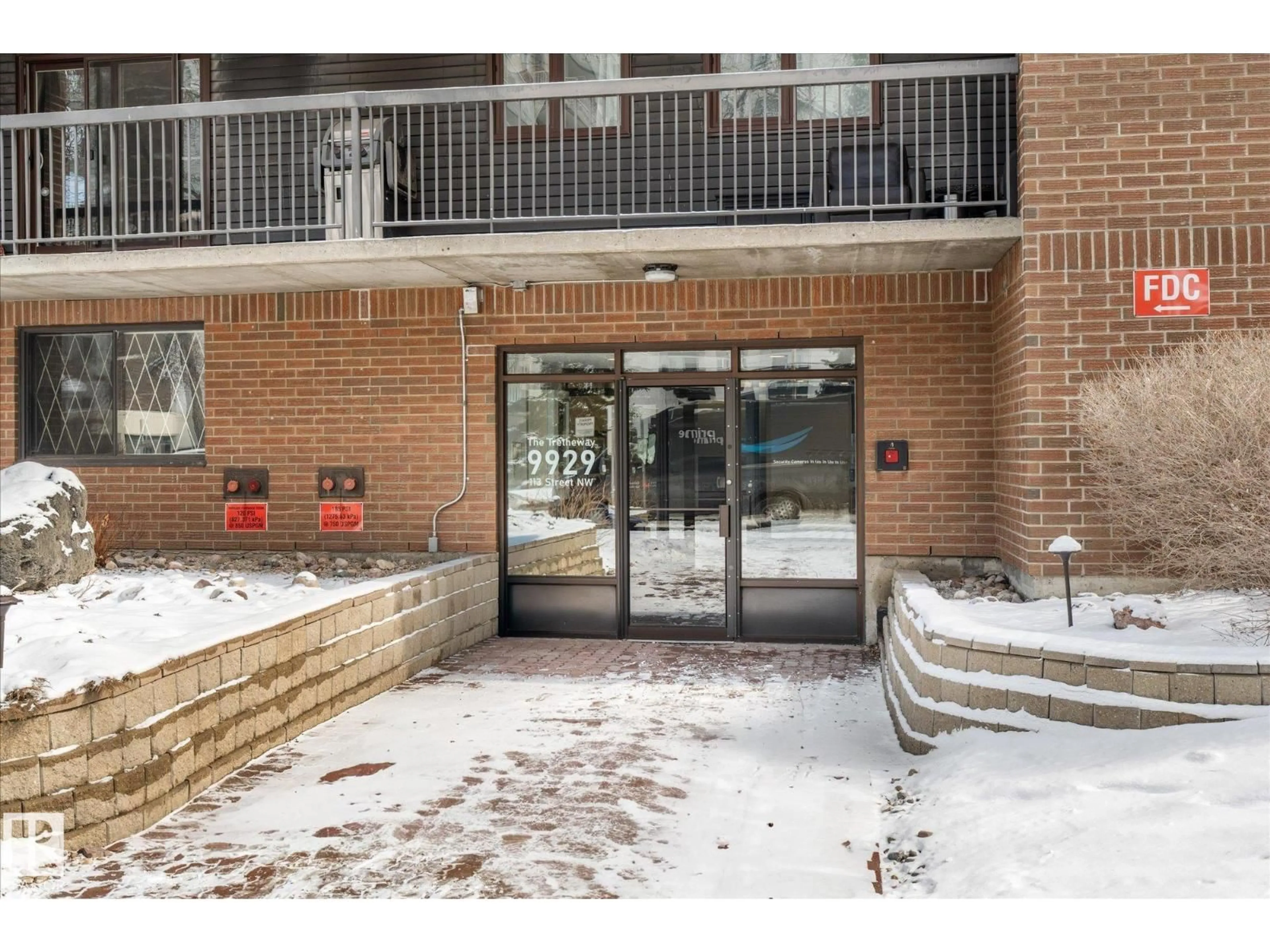 Indoor foyer for 506 - 9929 113 ST, Edmonton Alberta T5K2N9