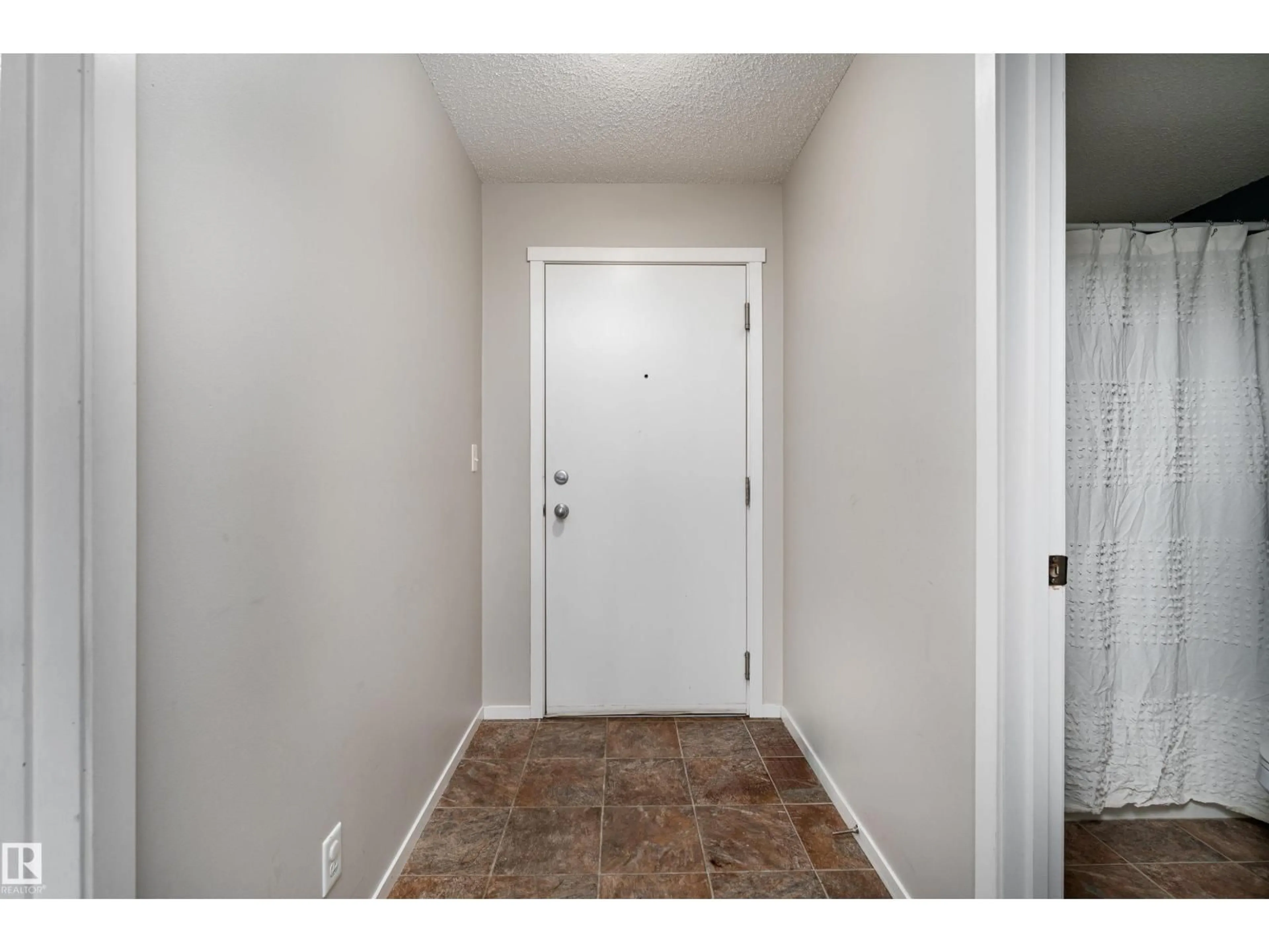 Indoor entryway for 117 - 3207 JAMES MOWATT TR, Edmonton Alberta T6W3L6