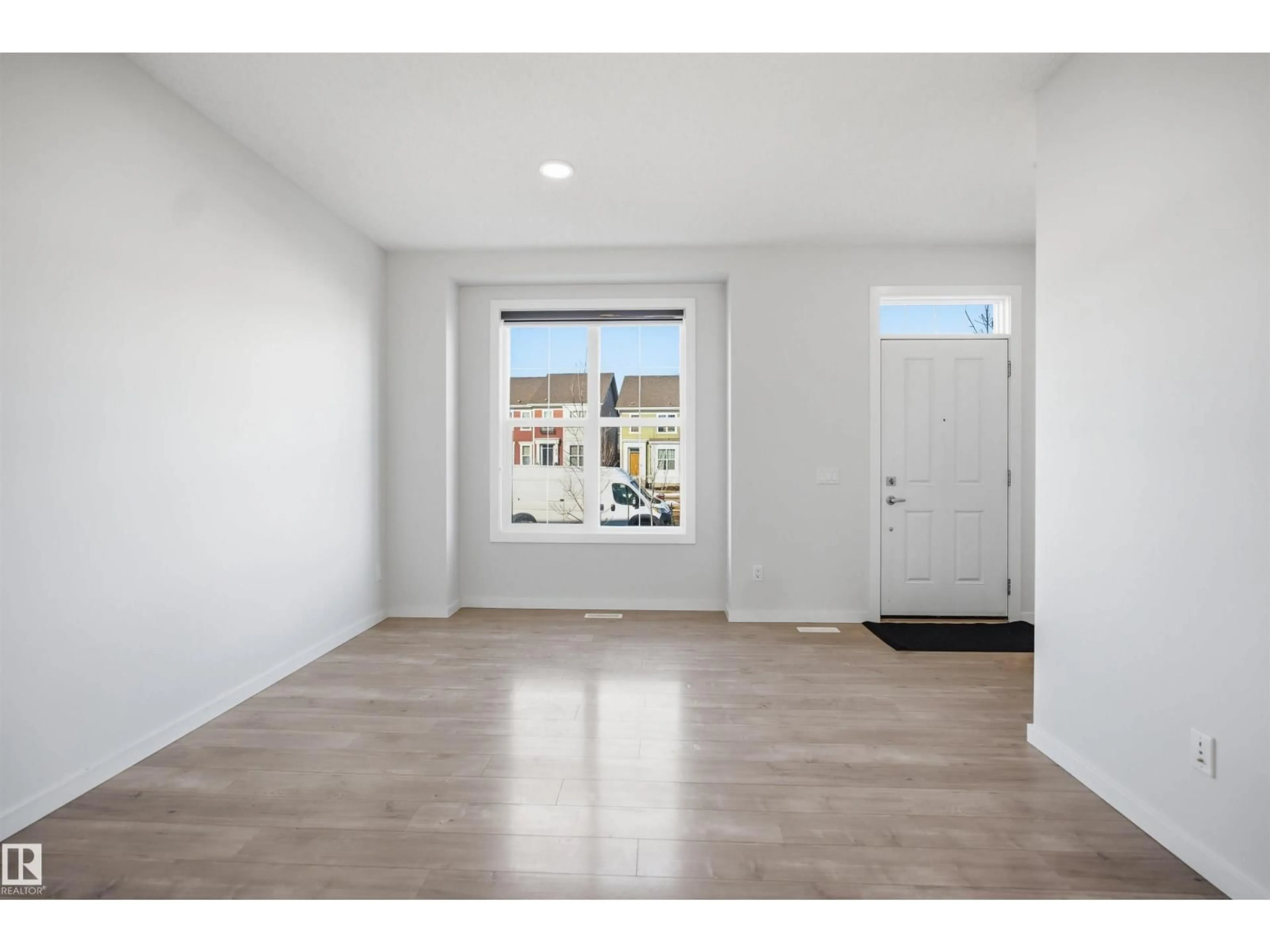 Indoor entryway for 2125 MAPLE RD, Edmonton Alberta T6T2L6