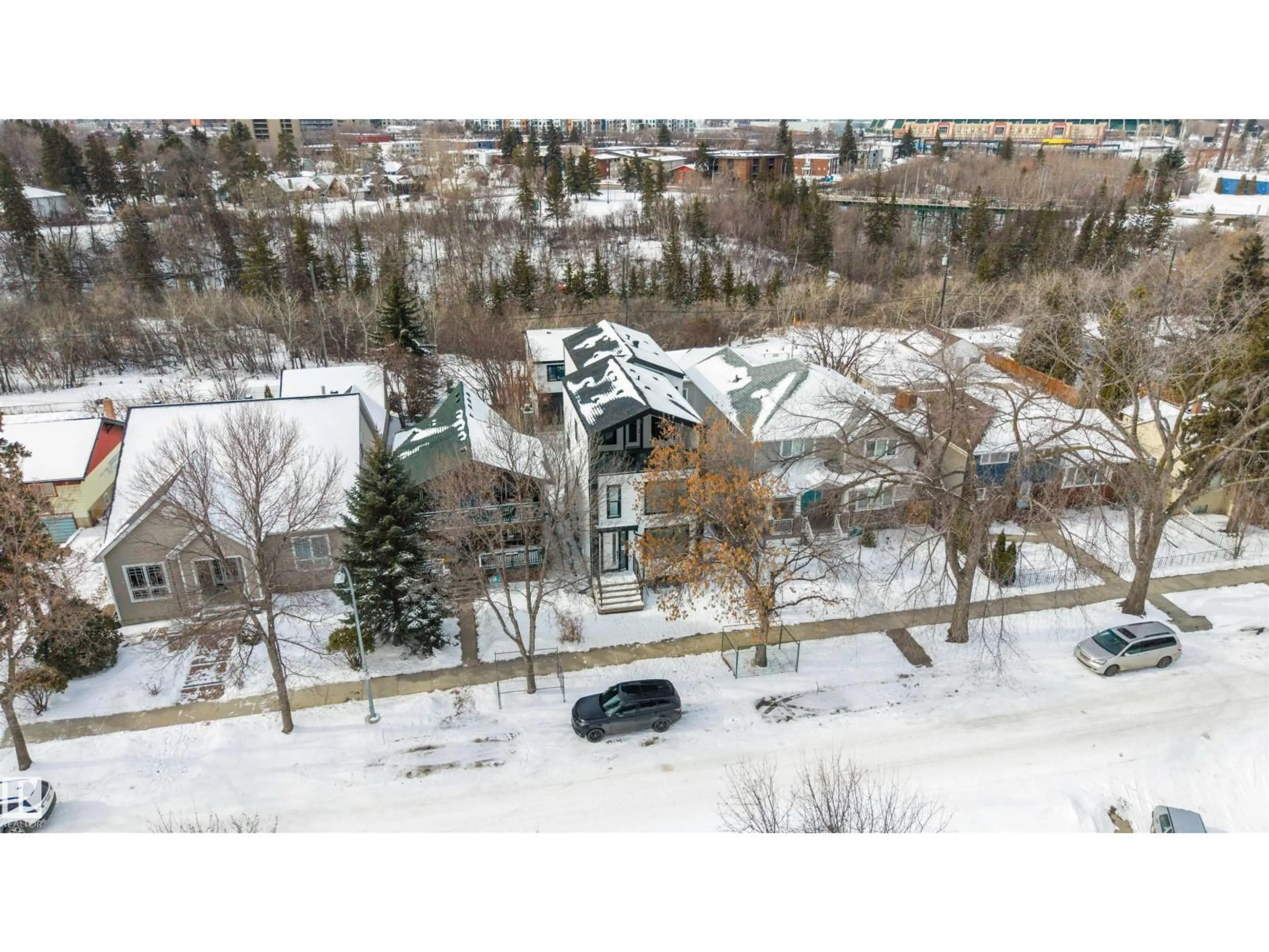 A pic from outside/outdoor area/front of a property/back of a property/a pic from drone, street for NW - 7927 112S AV, Edmonton Alberta T5B0H6