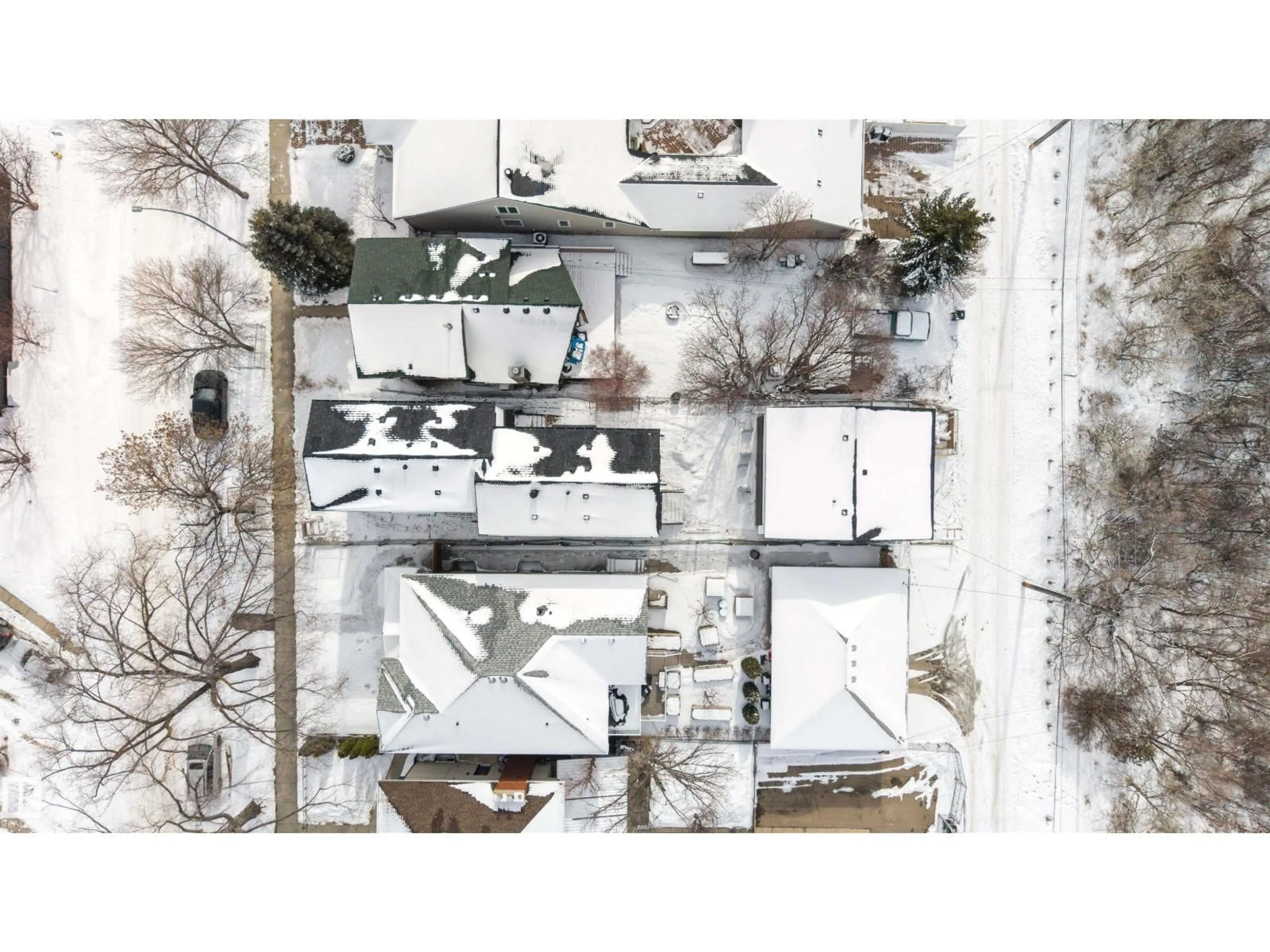 A pic from outside/outdoor area/front of a property/back of a property/a pic from drone, building for NW - 7927 112S AV, Edmonton Alberta T5B0H6