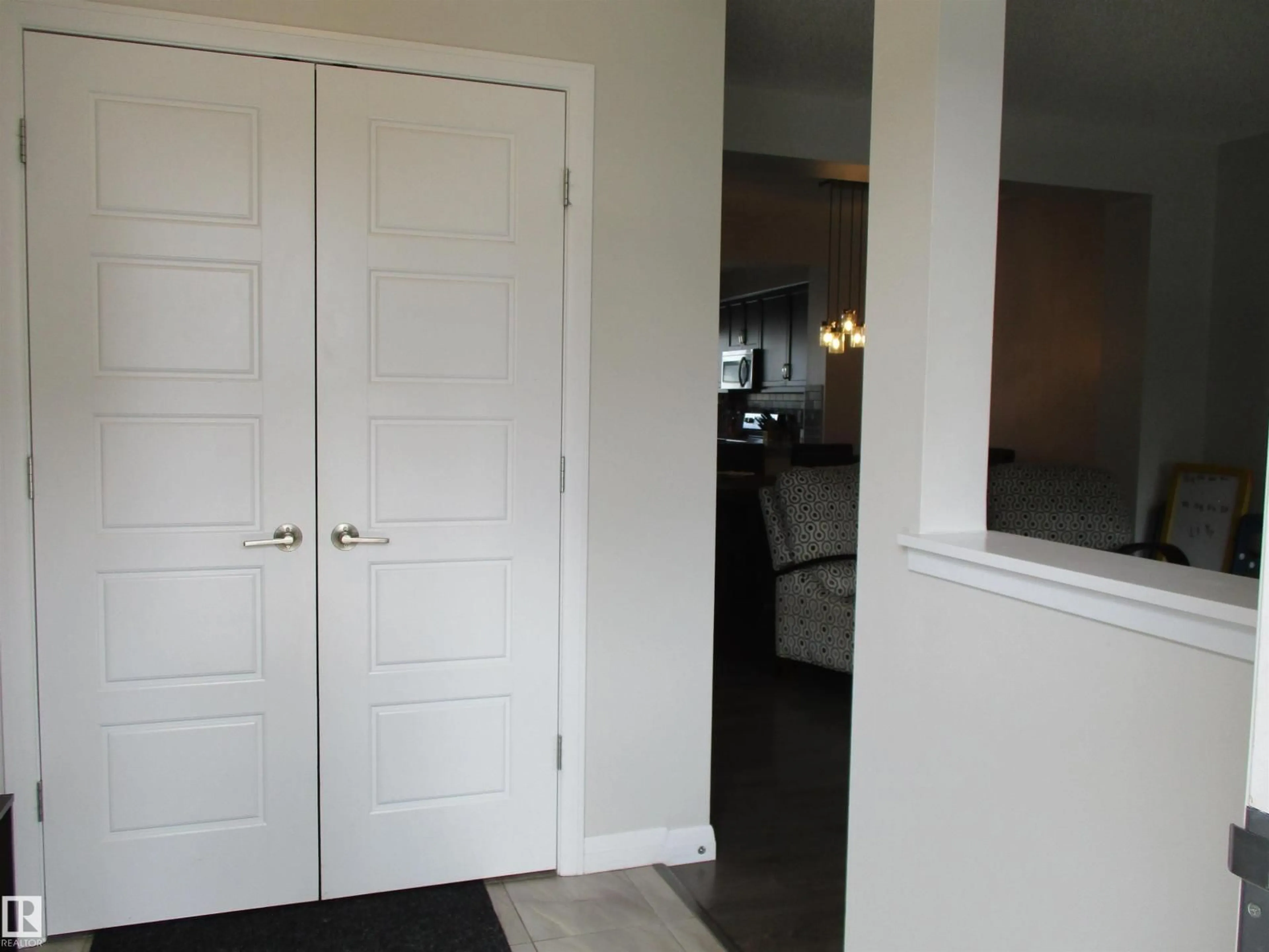 Indoor entryway for SW - 8428 24 AV, Edmonton Alberta T6X2G1