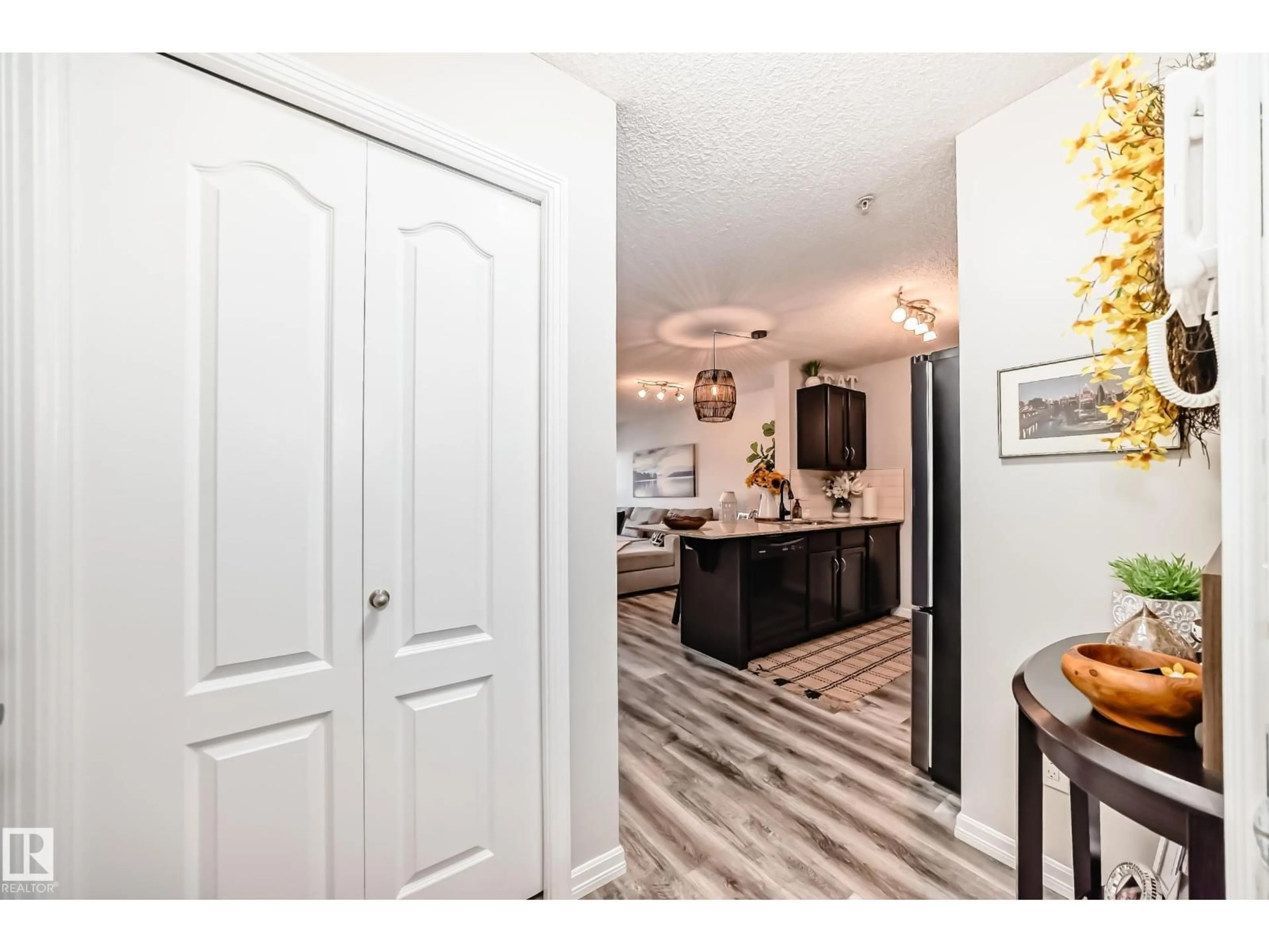 Indoor entryway for 110 - 271 CHARLOTTE WY, Sherwood Park Alberta T8N0N9