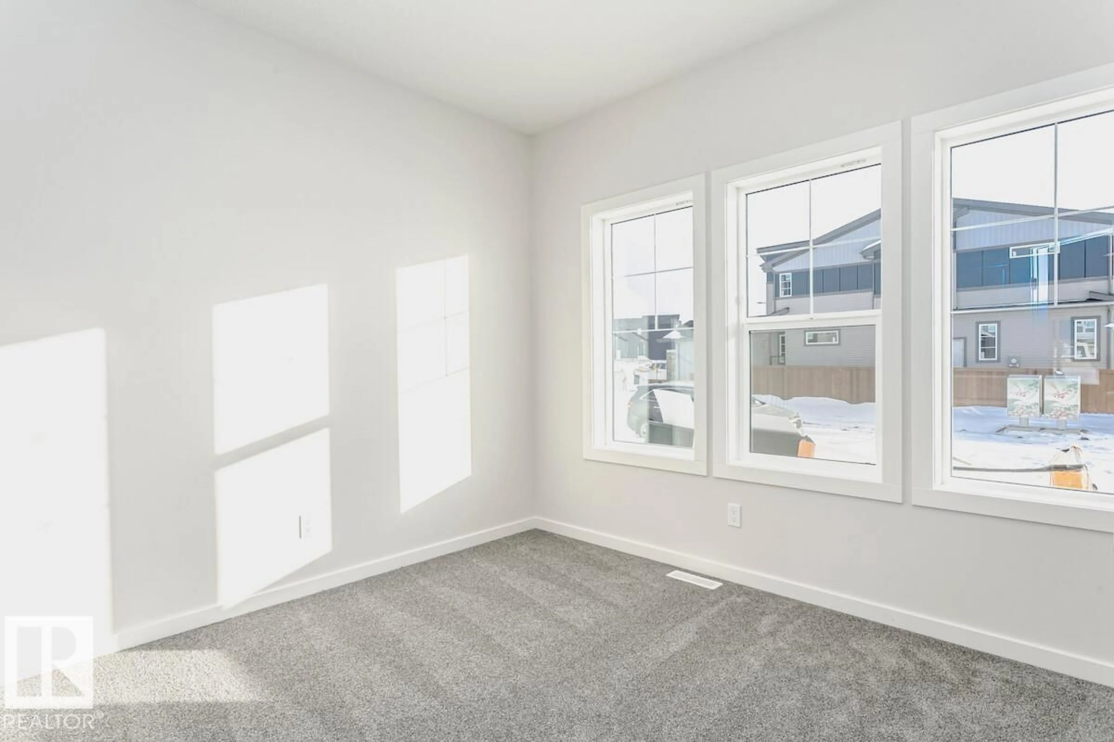 A pic of a room for 2907 64 ST, Edmonton Alberta T6X0B6