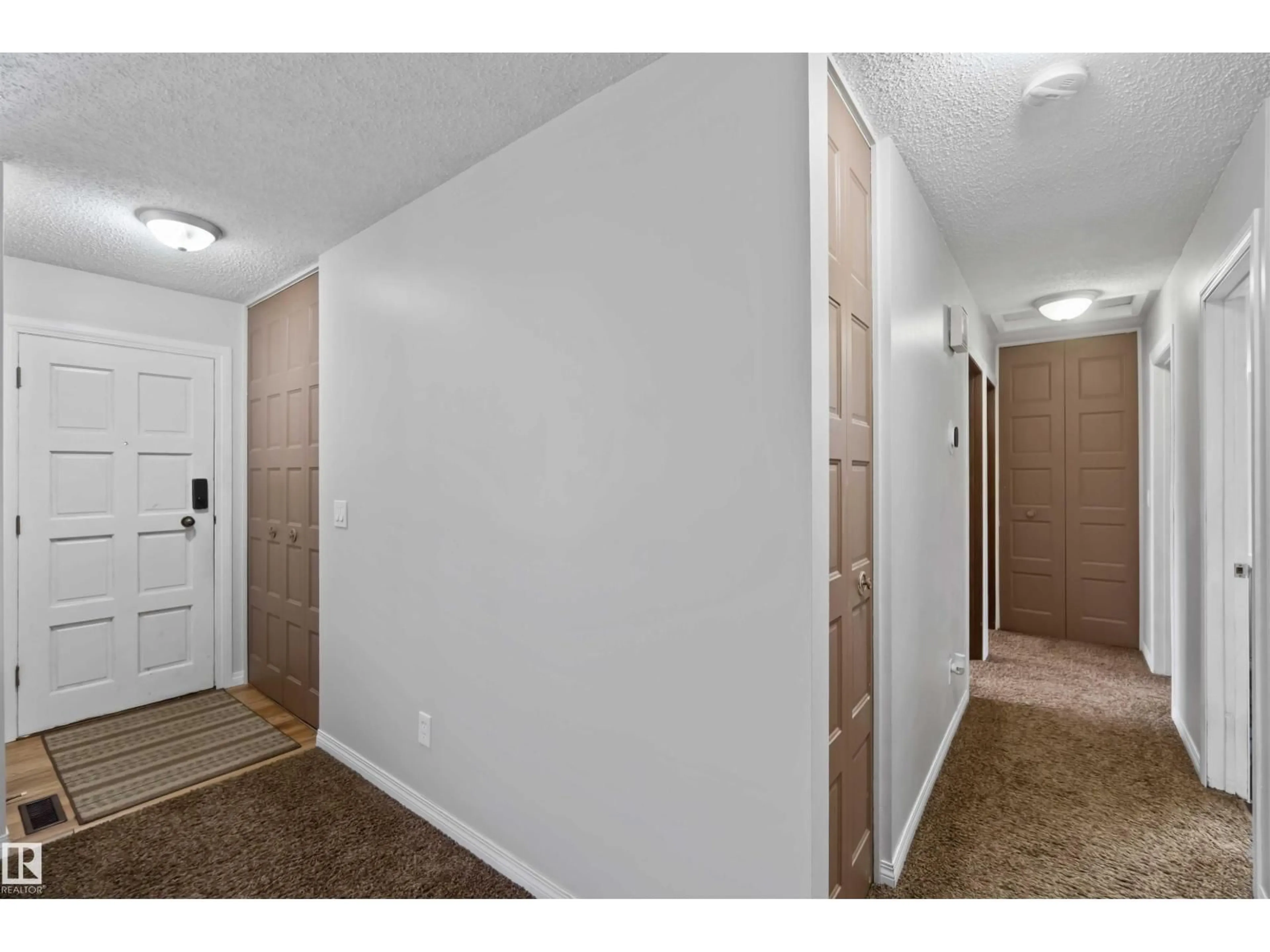 Indoor entryway for 9542 85 ST, Fort Saskatchewan Alberta T8L2T9