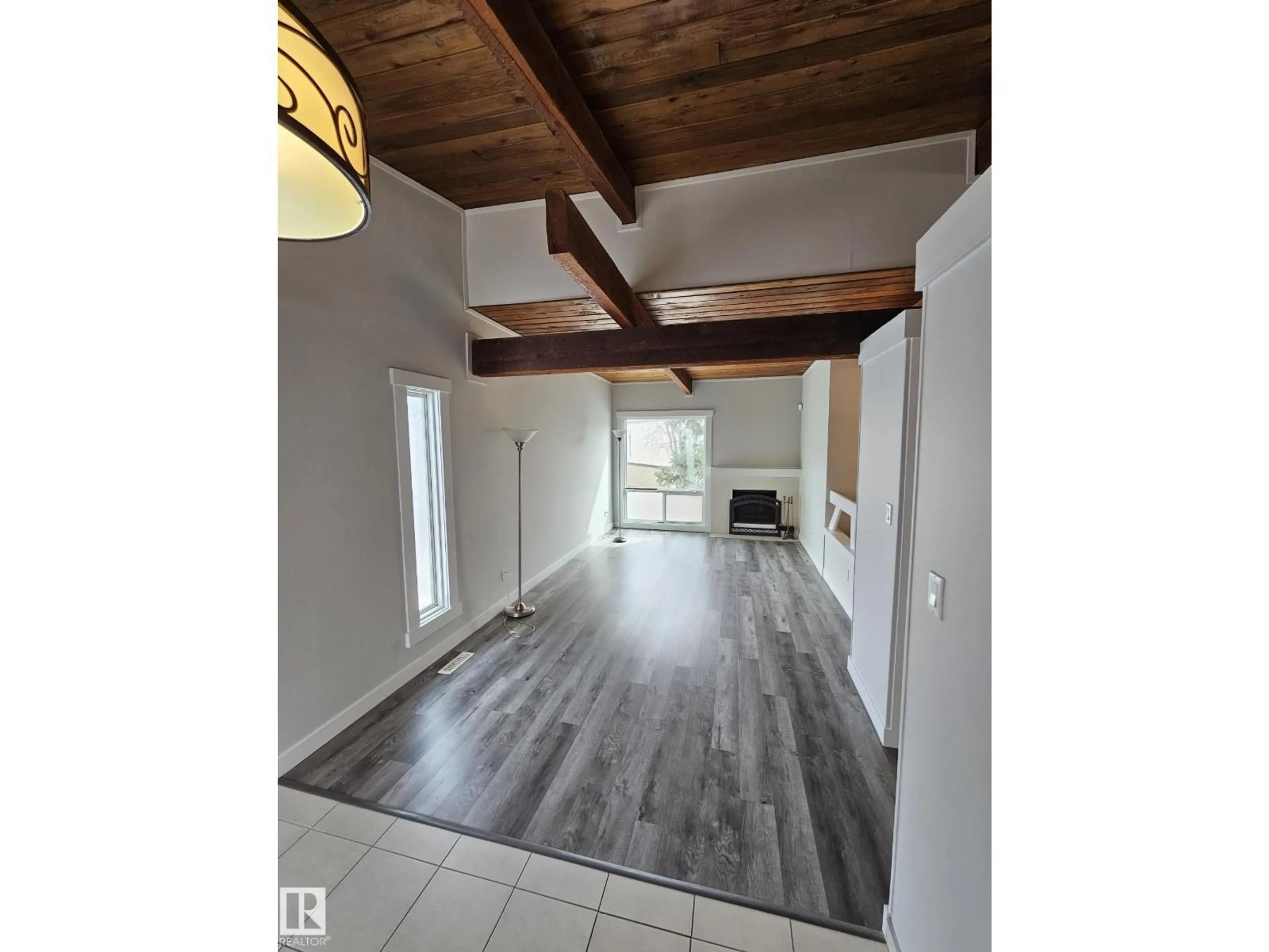 Indoor entryway for NW - 26 NORTHWOODS VG, Edmonton Alberta T5X1T2