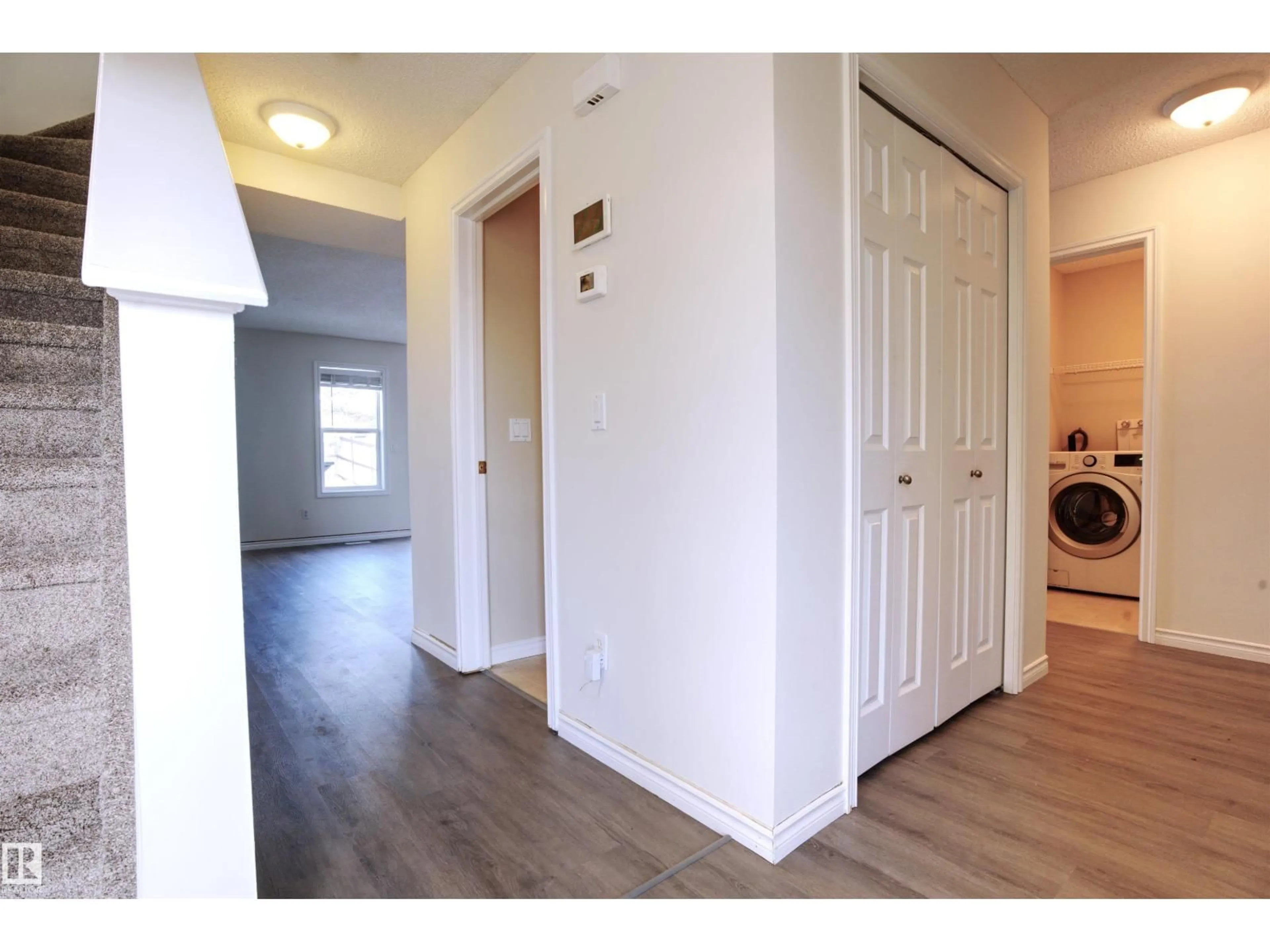 Indoor entryway for 145 CROCUS CR, Sherwood Park Alberta T8H2J8