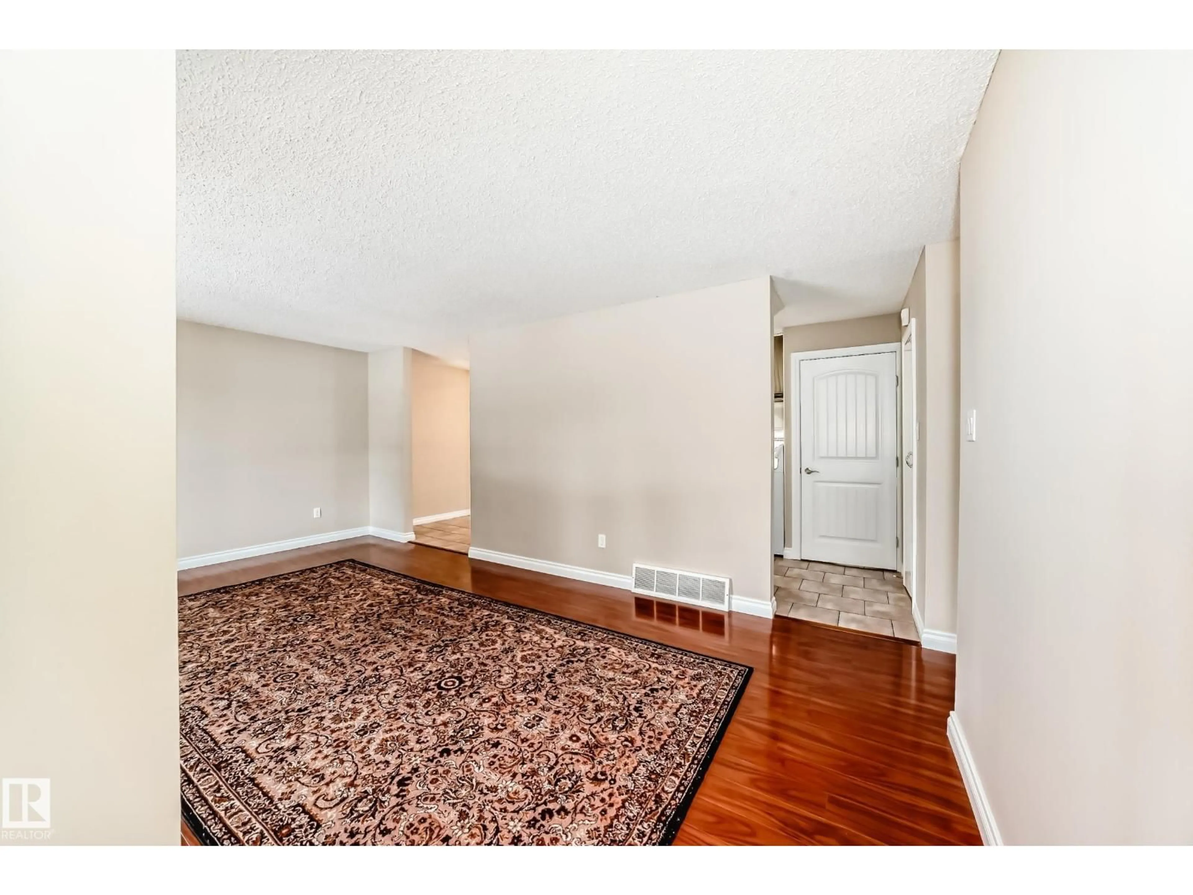 A pic of a room for NW - 13332 25 ST, Edmonton Alberta T5A3T2