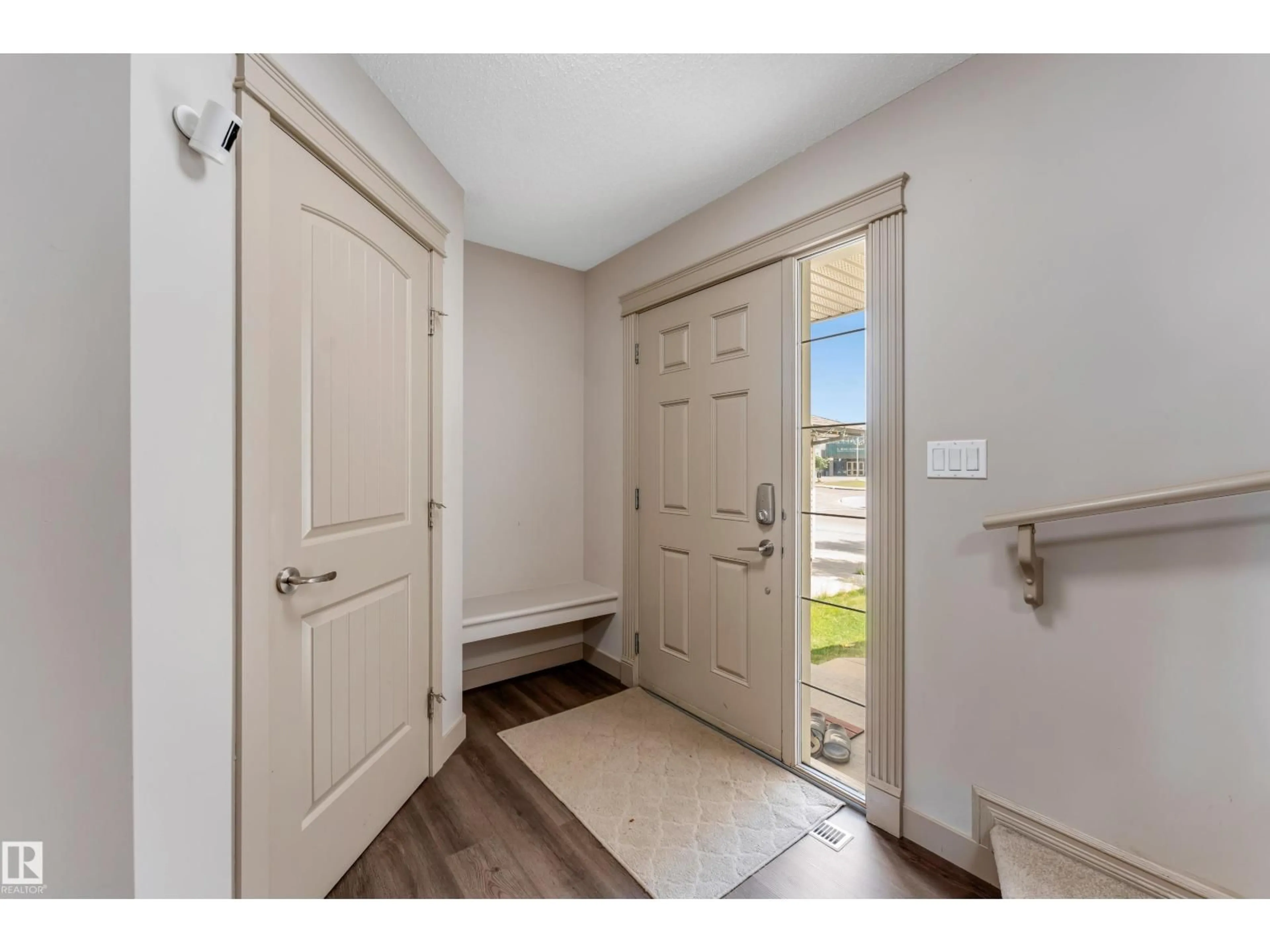Indoor entryway for 463 TAMARACK GREEN, Edmonton Alberta T6T0J3