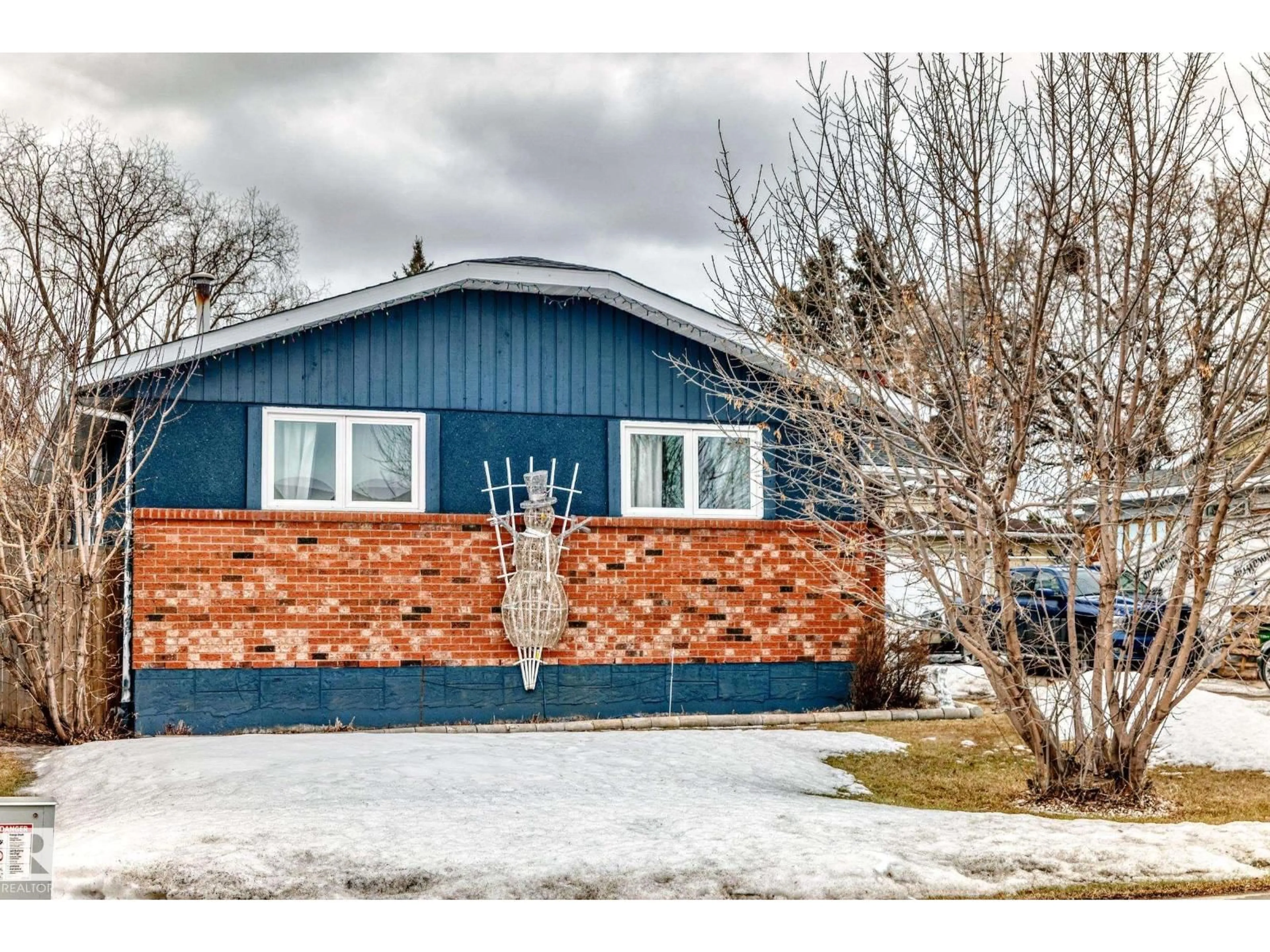 Unknown for 8811 38A AV, Edmonton Alberta T6K0E7