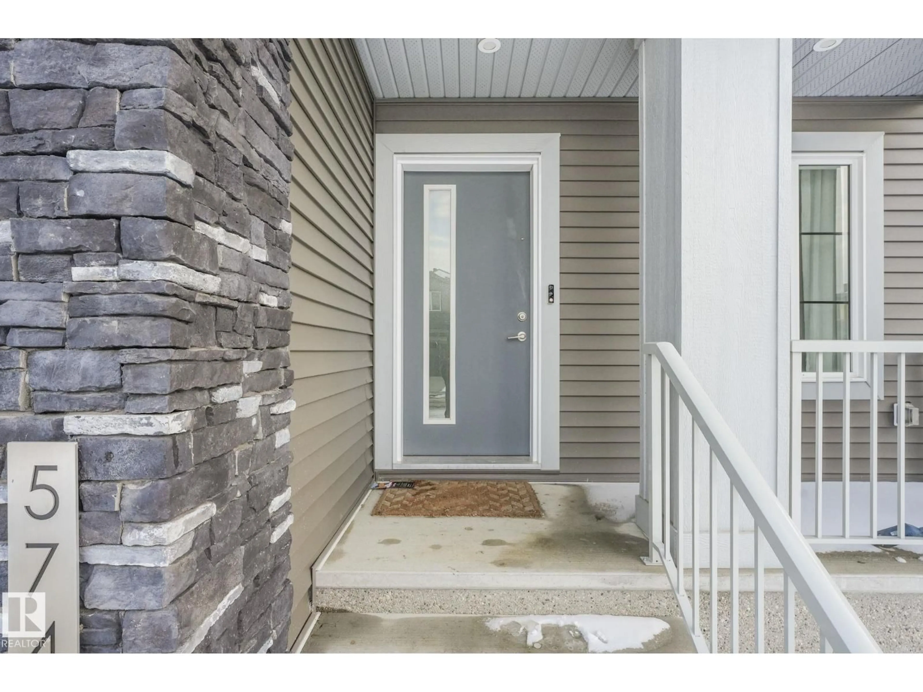 Indoor entryway for 5741 KOOTOOK WY, Edmonton Alberta T6W4V9