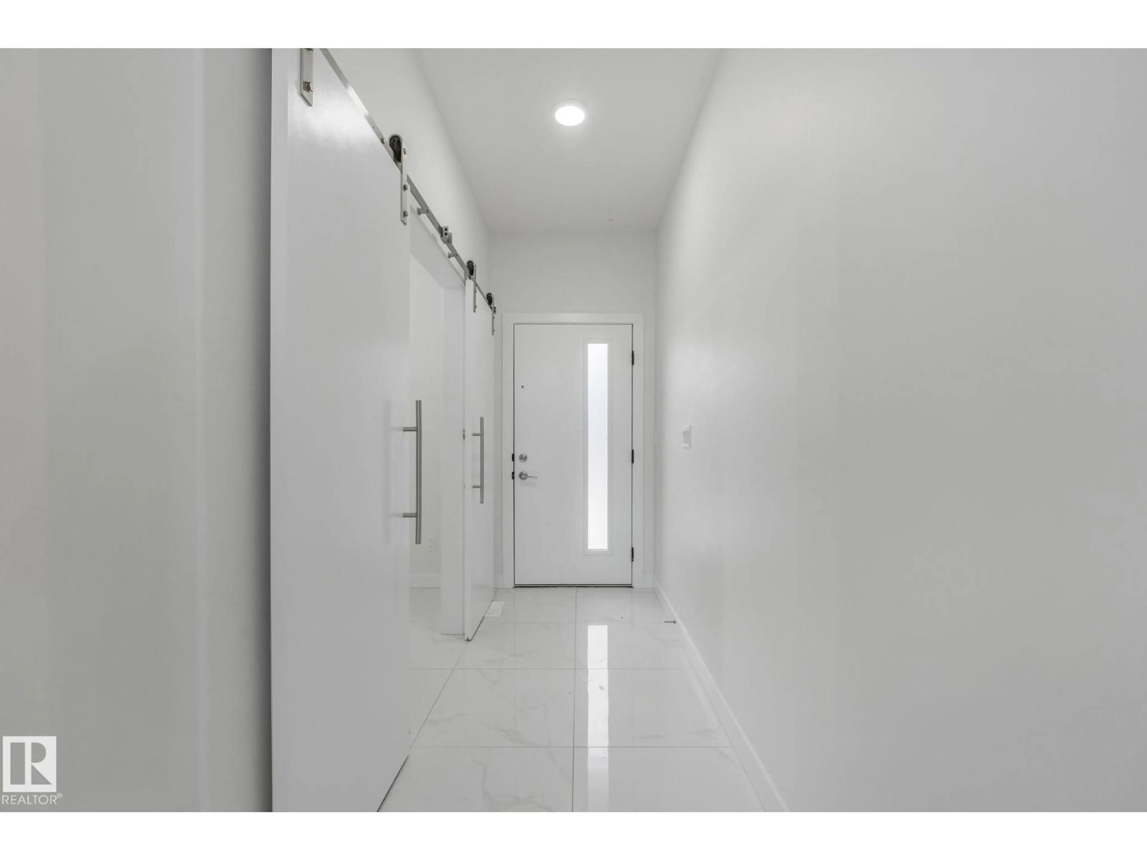 Indoor foyer for 5741 KOOTOOK WY, Edmonton Alberta T6W4V9