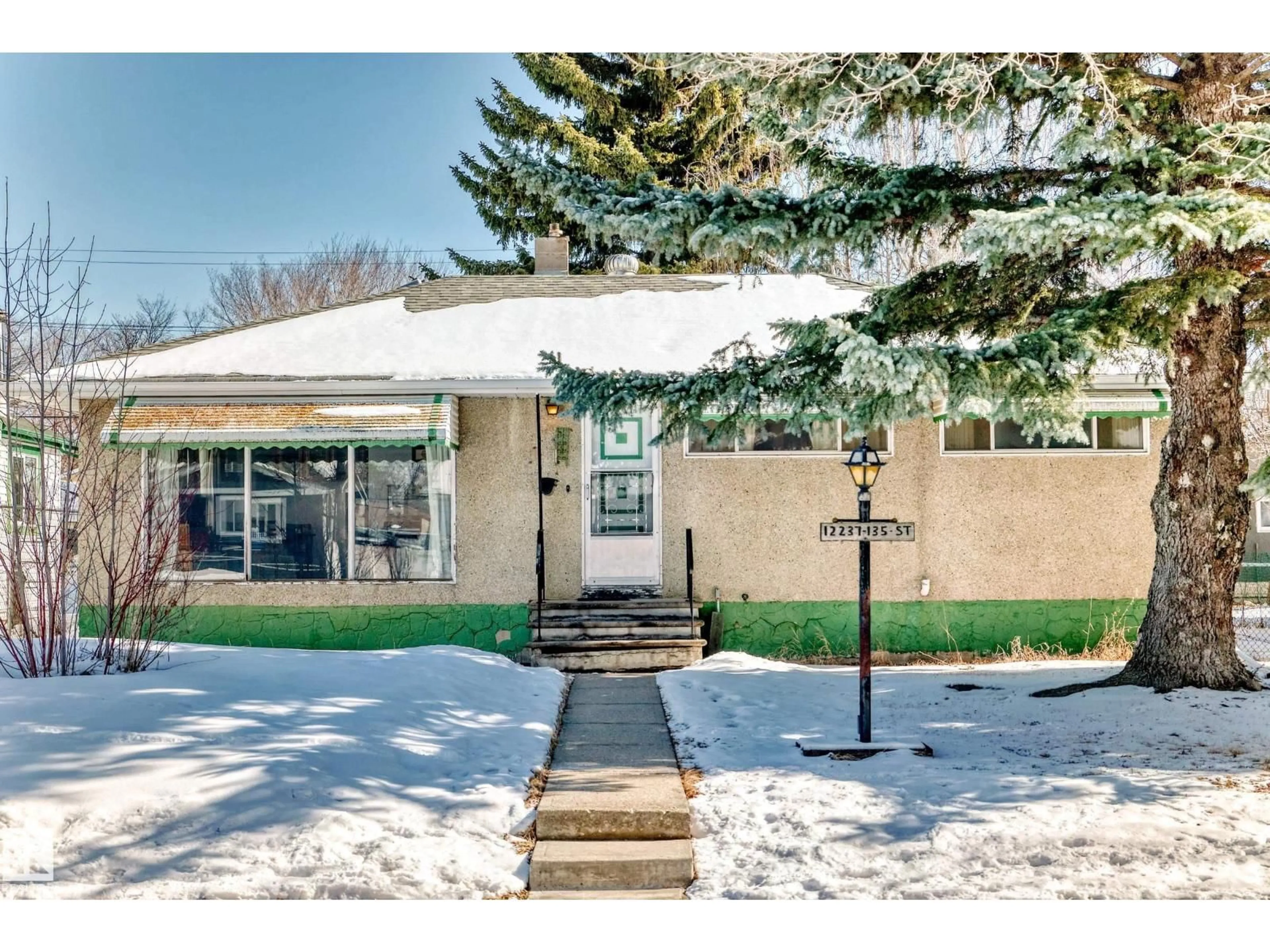 Unknown for NW - 12237 135 ST, Edmonton Alberta T5L1W9