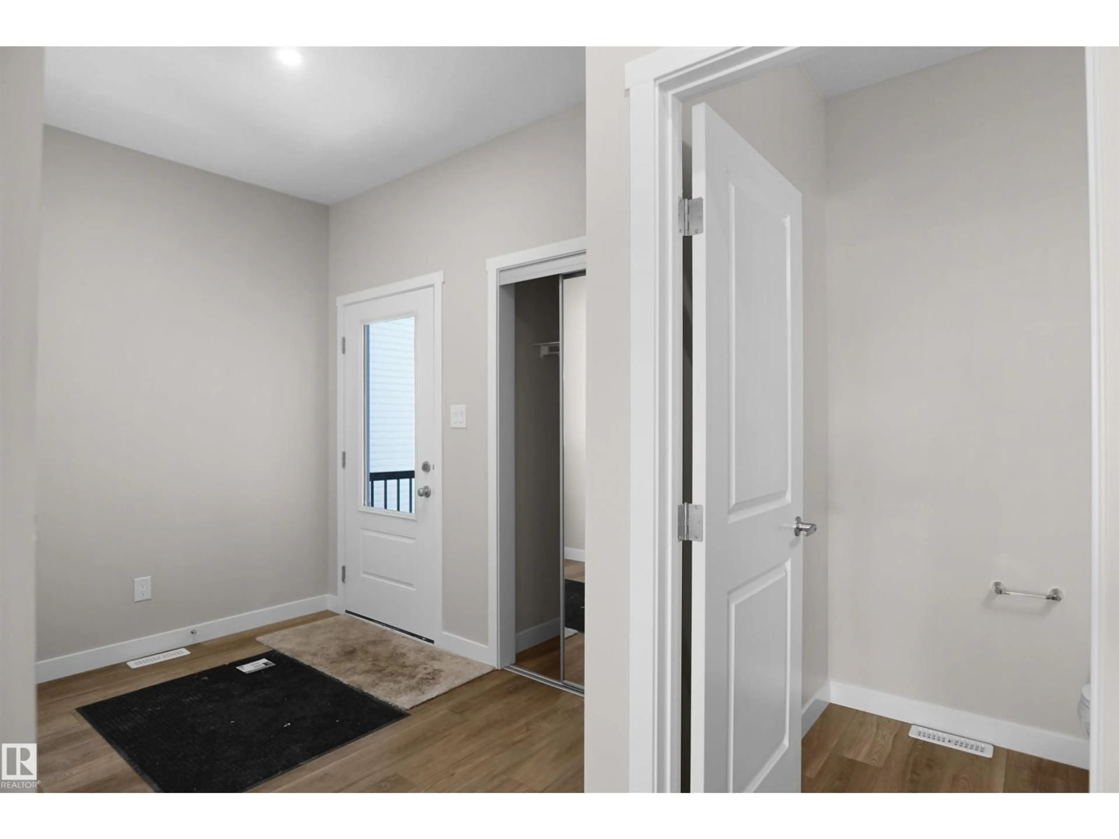 Indoor entryway for 7235 182 AV, Edmonton Alberta T5Z0L5