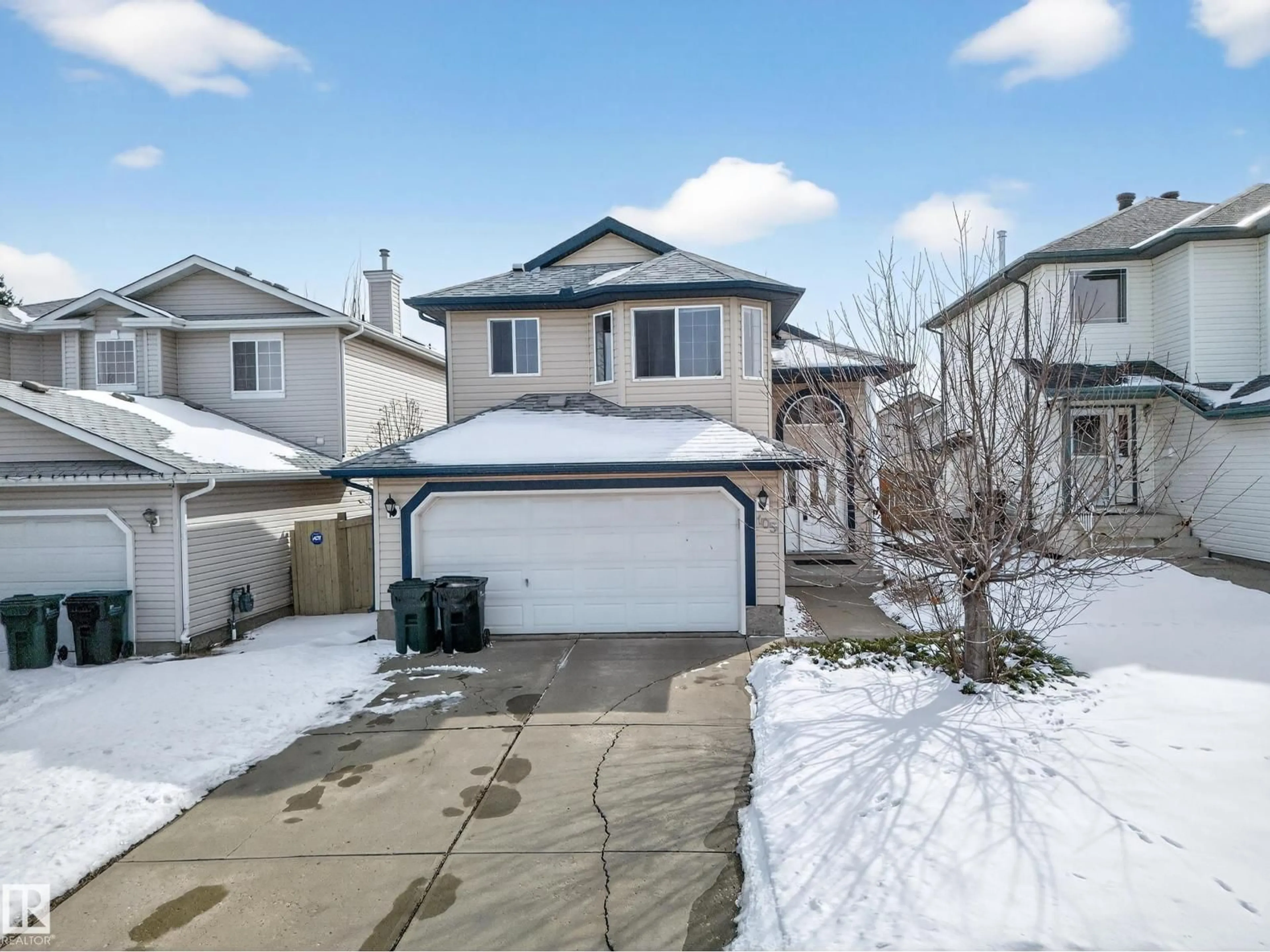 A pic from outside/outdoor area/front of a property/back of a property/a pic from drone, street for 105 FOXBORO TC, Sherwood Park Alberta T8A6C8
